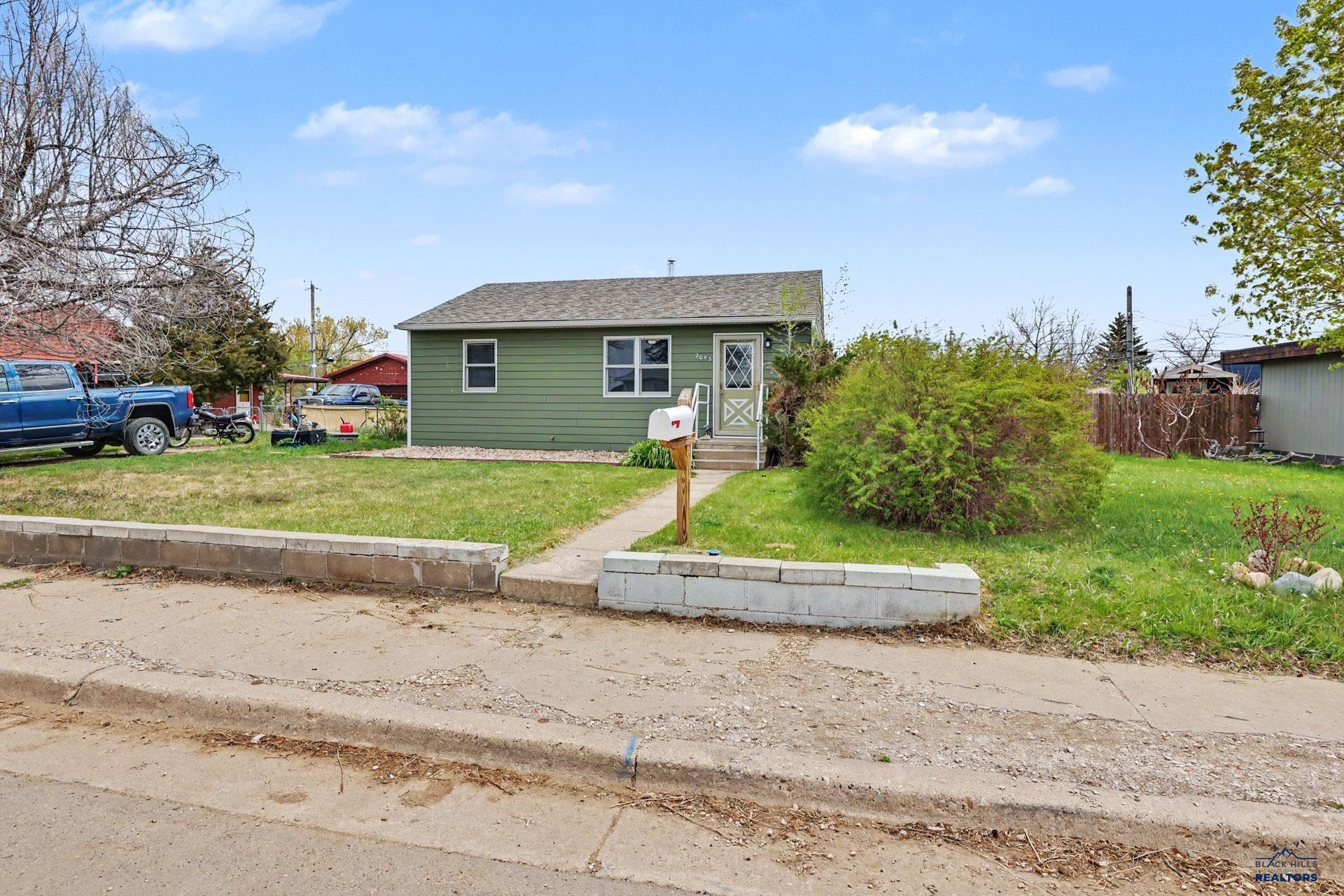 2043 10TH AVE