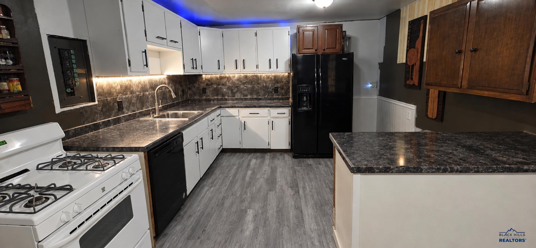 2433 PLATEAU LN
