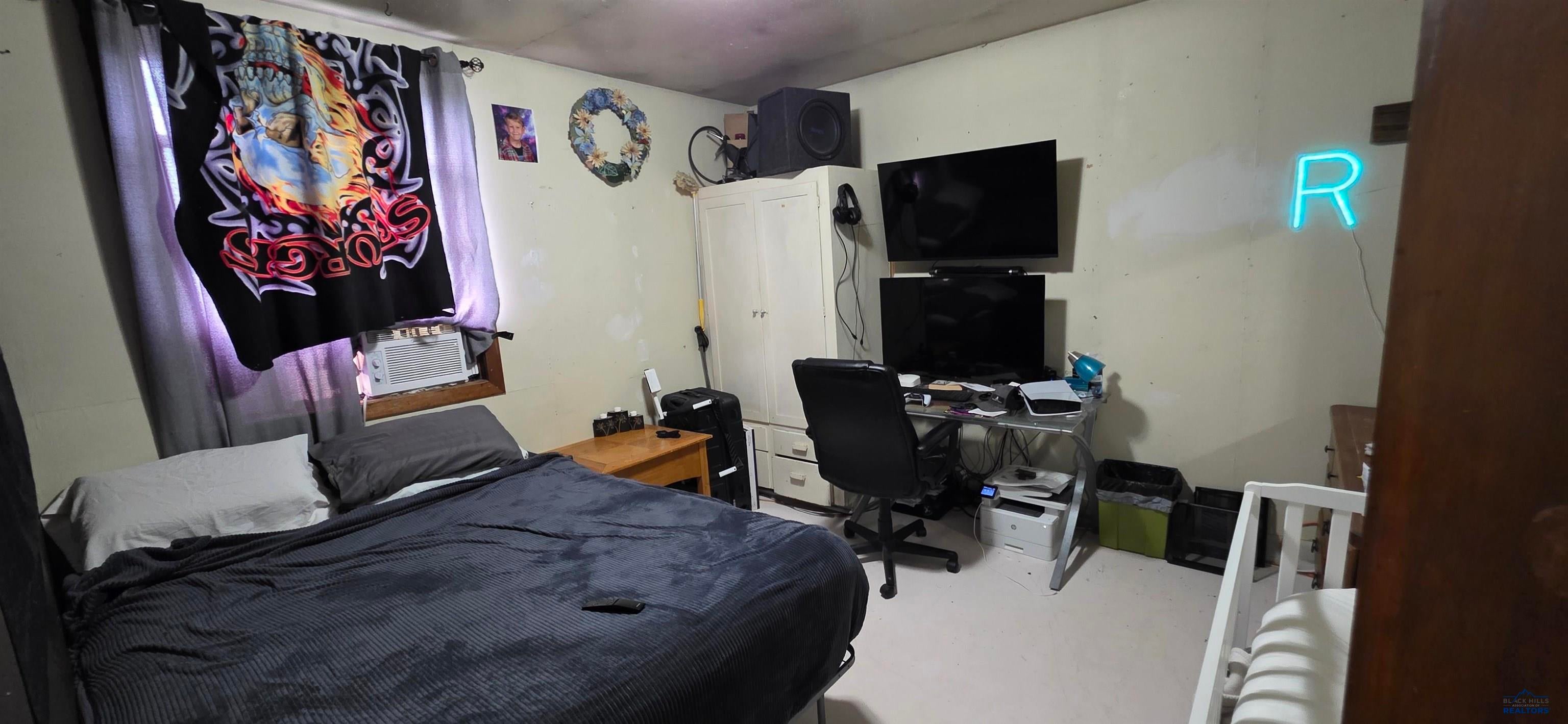 2433 PLATEAU LN