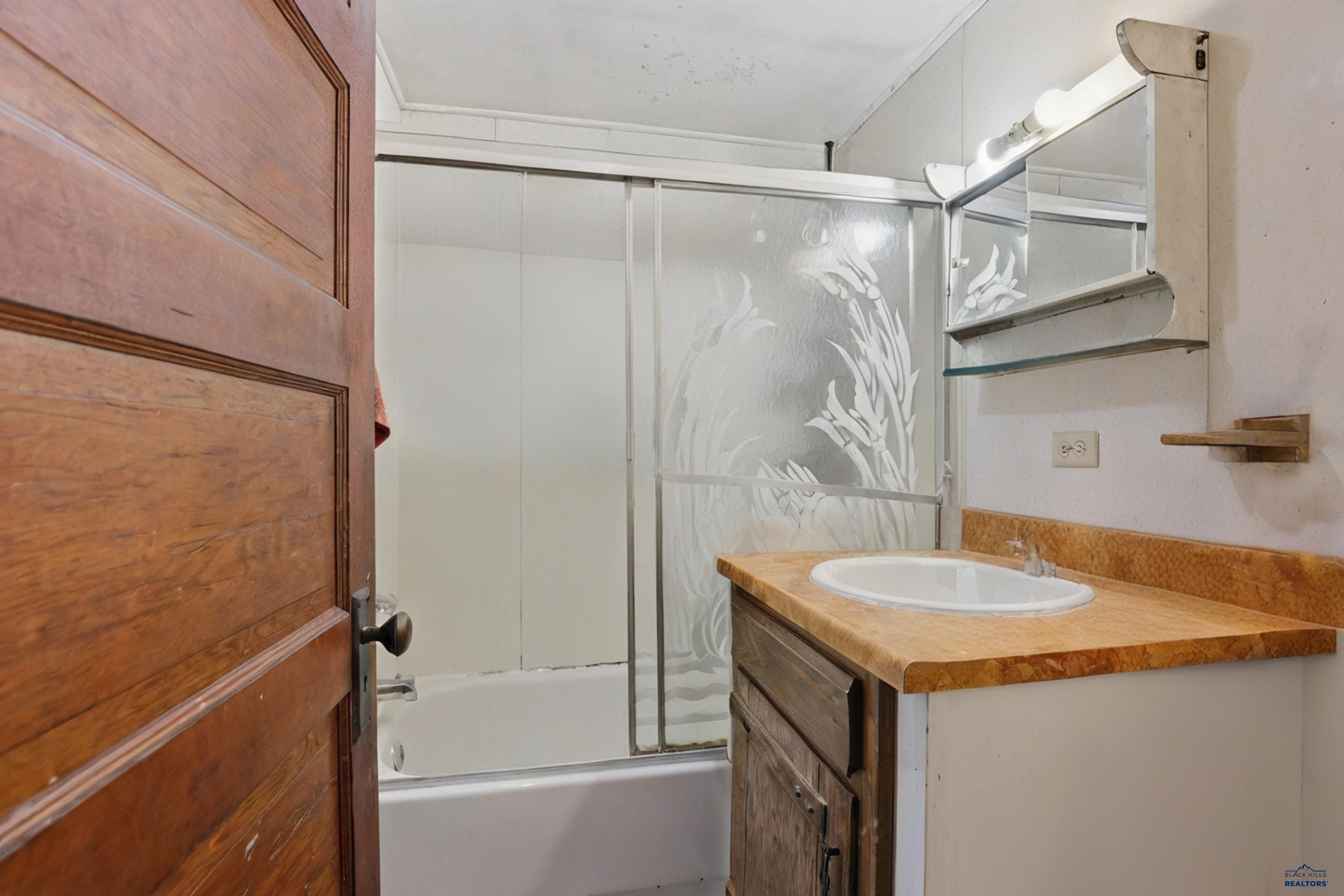 Hill City, South Dakota 57730, United States, 2 Bedrooms Bedrooms, ,1 BathroomBathrooms,Residential,Active,232610