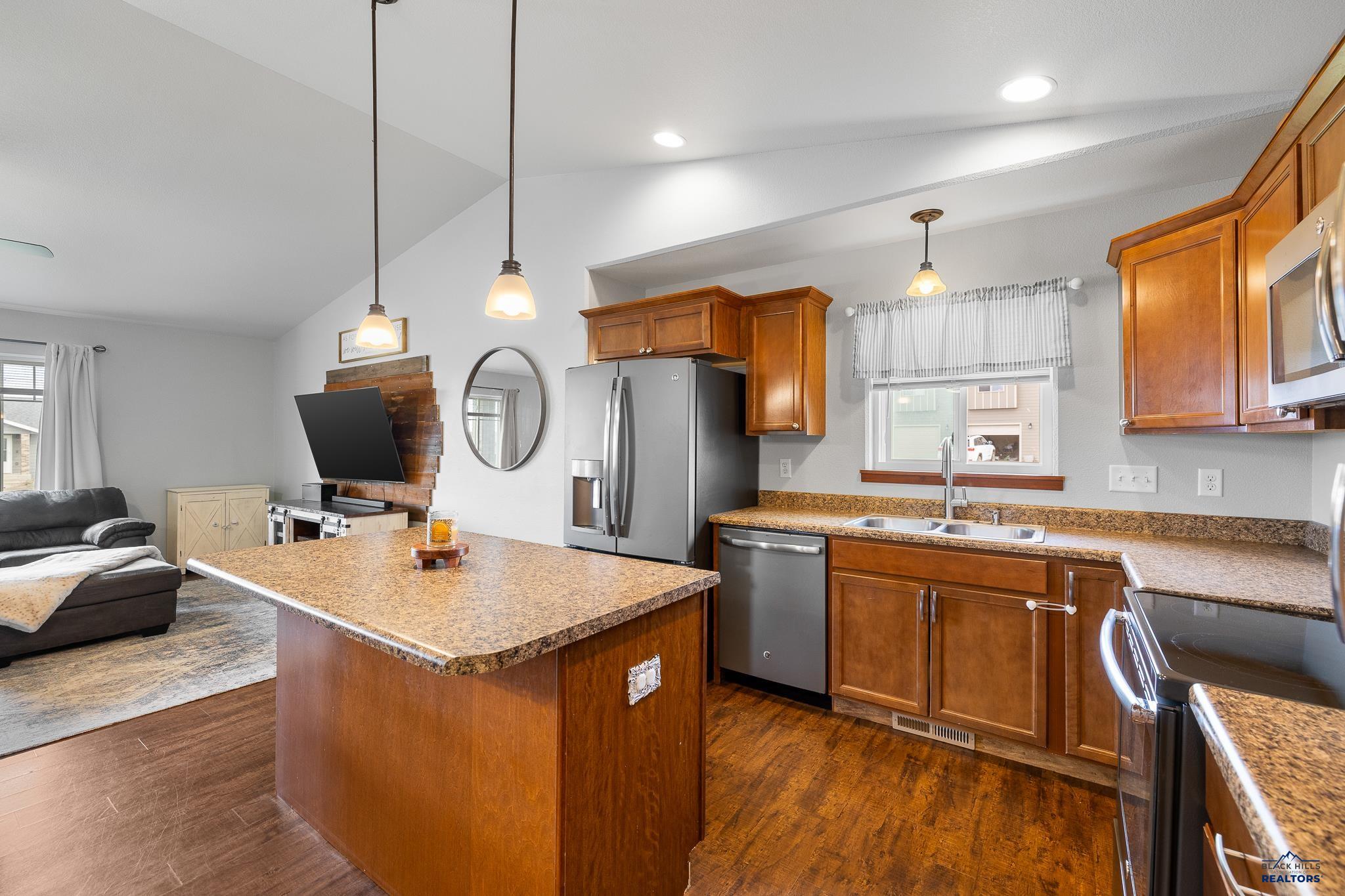 1203 JUNEAU DR