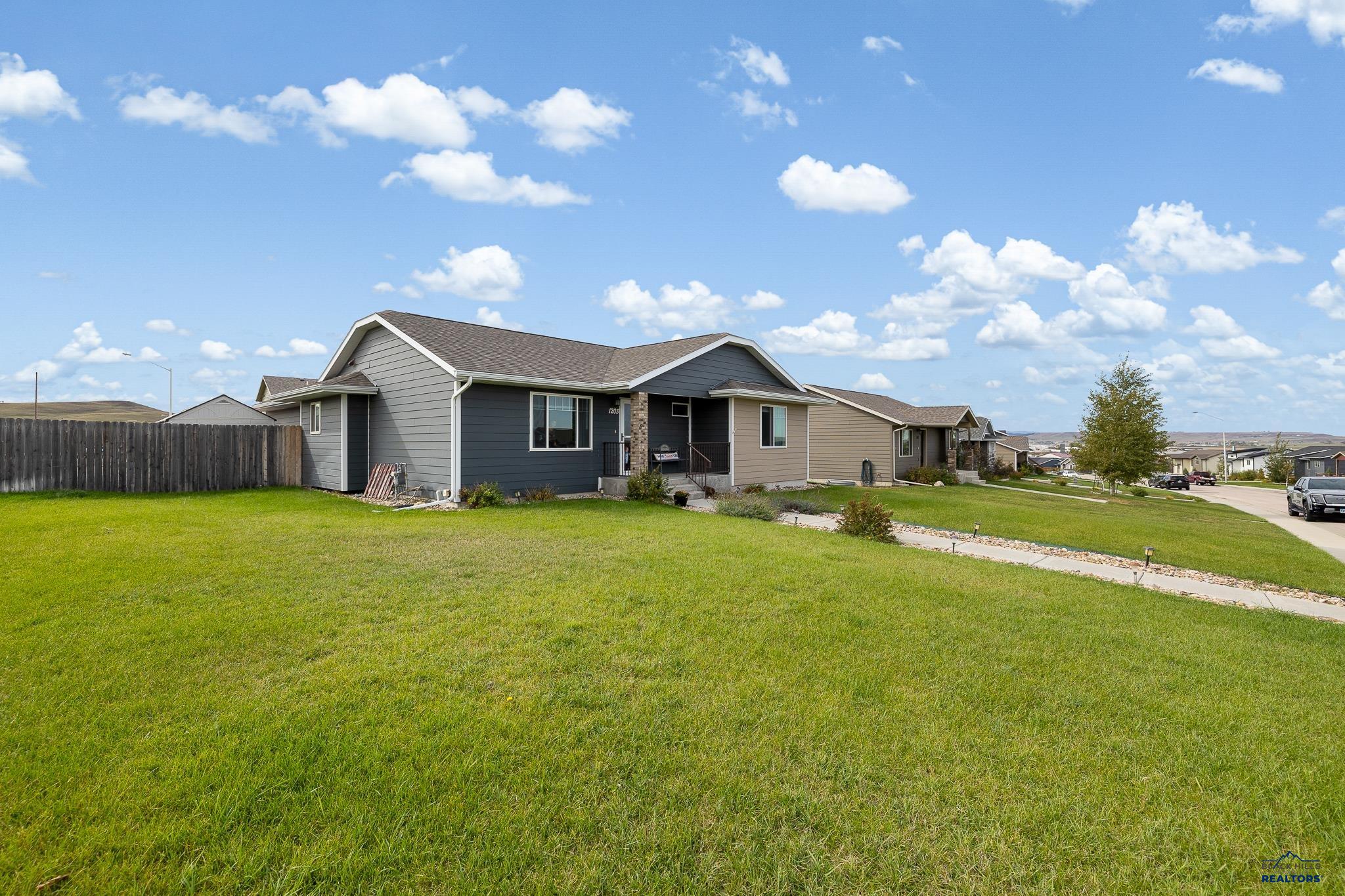 1203 JUNEAU DR