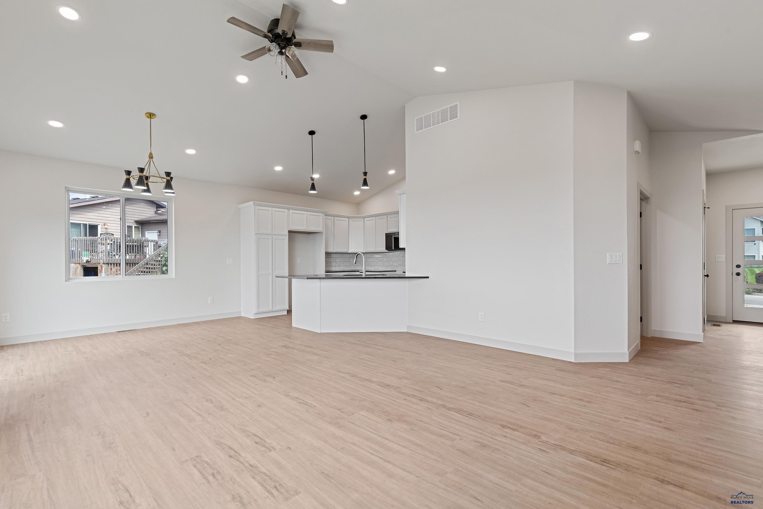 989 HAAKON ST