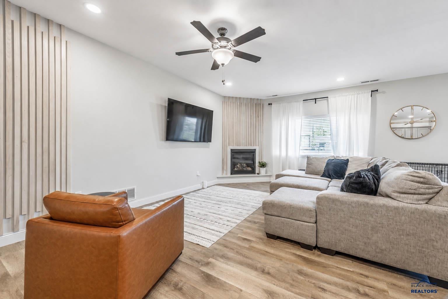3923 POWDER RIVER AVE