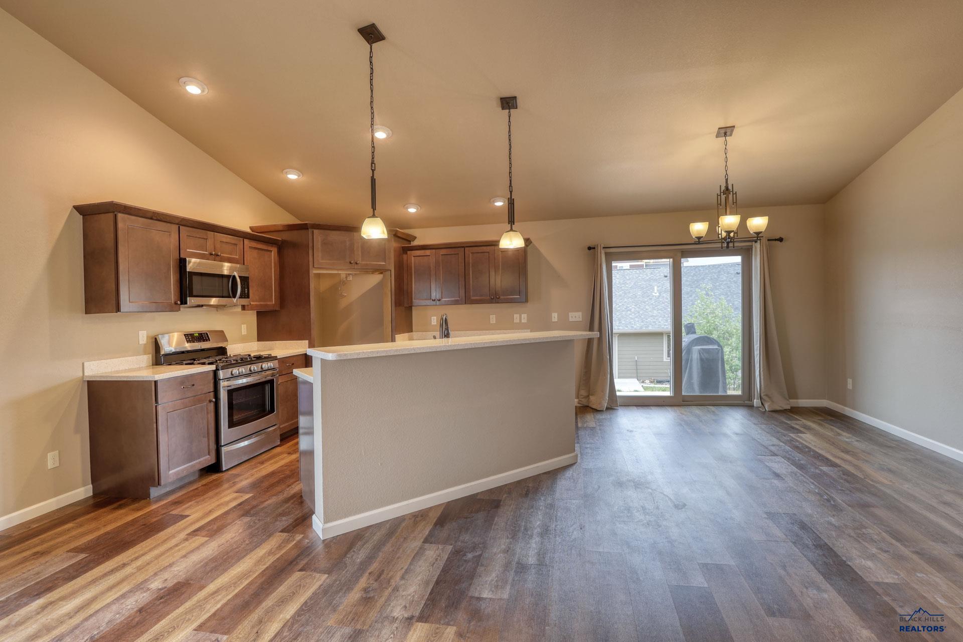 517 SAPPHIRE LN