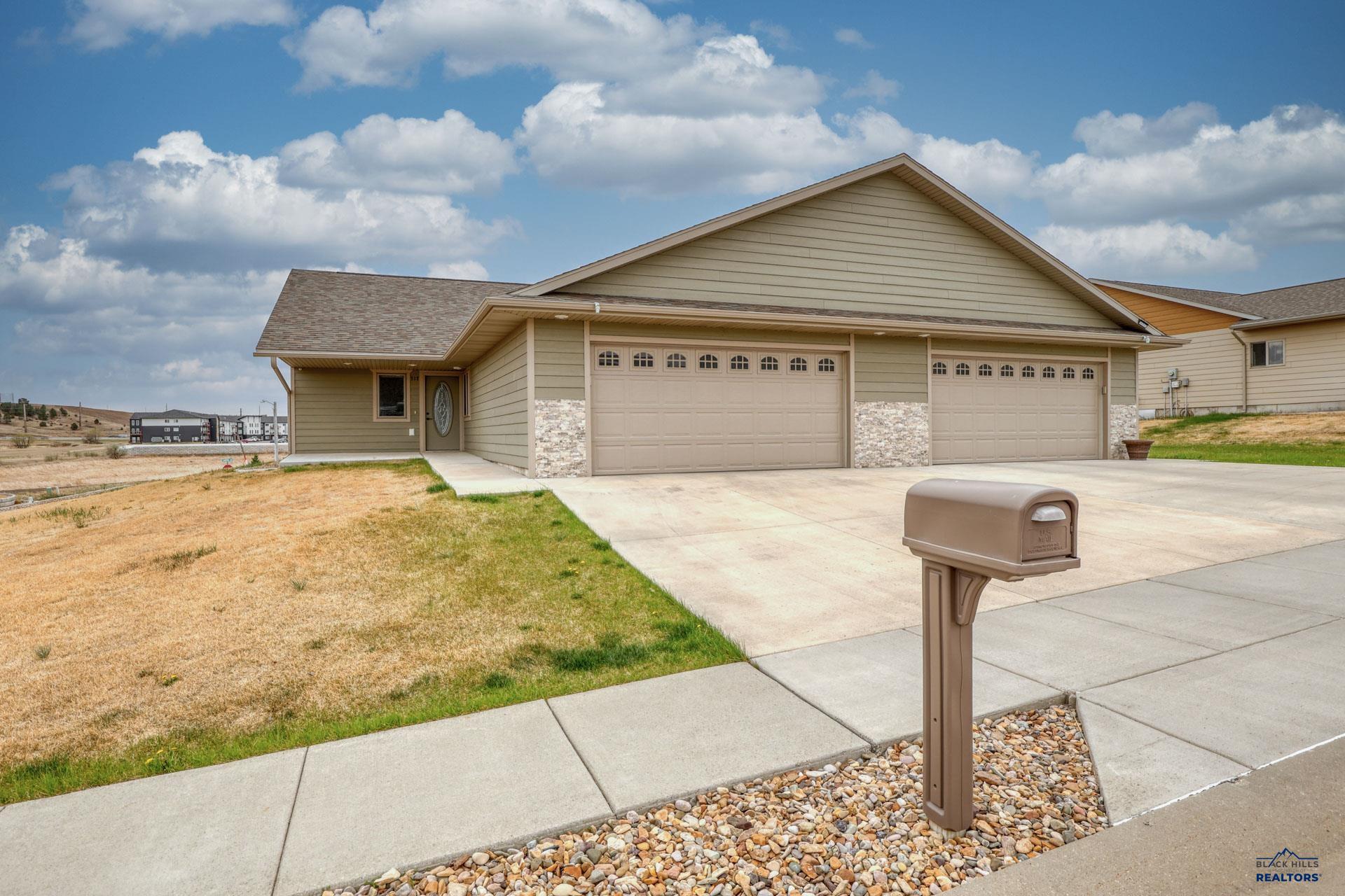 517 SAPPHIRE LN