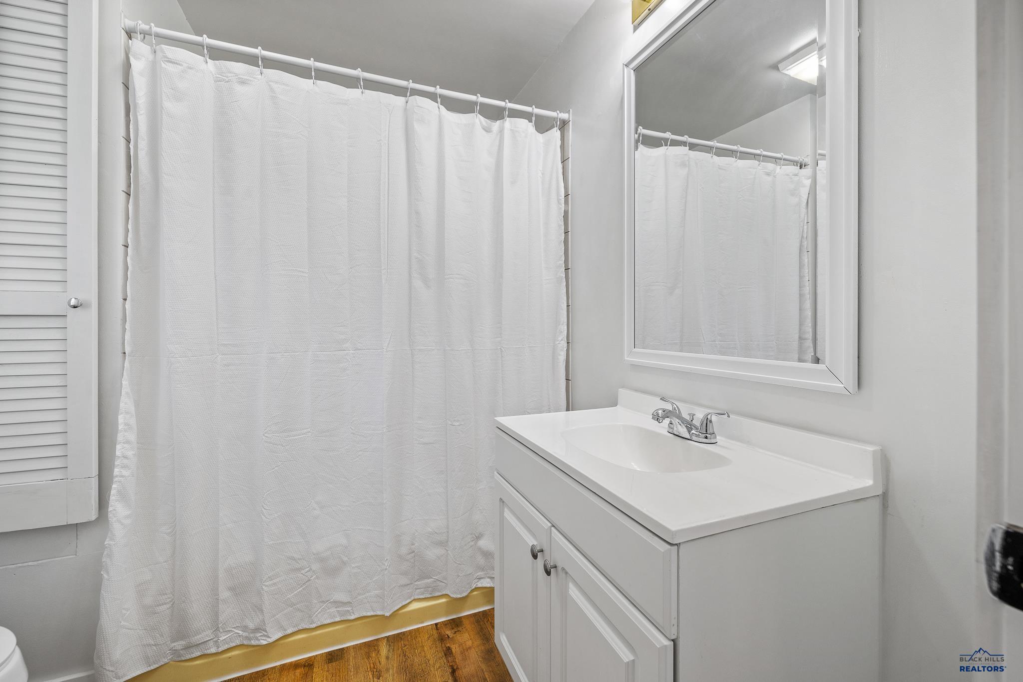 Pringle, South Dakota 57773, United States, 4 Bedrooms Bedrooms, ,2 BathroomsBathrooms,Residential,Active,8732