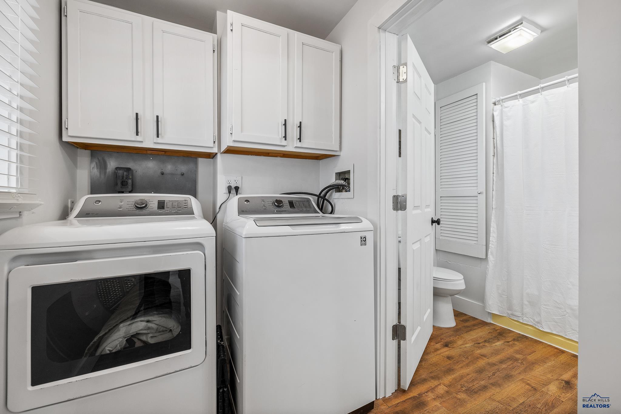 Pringle, South Dakota 57773, United States, 4 Bedrooms Bedrooms, ,2 BathroomsBathrooms,Residential,Active,8732