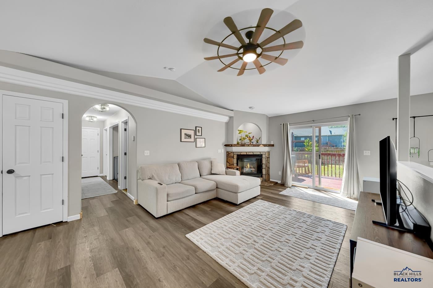 10115 LARAMIE LN