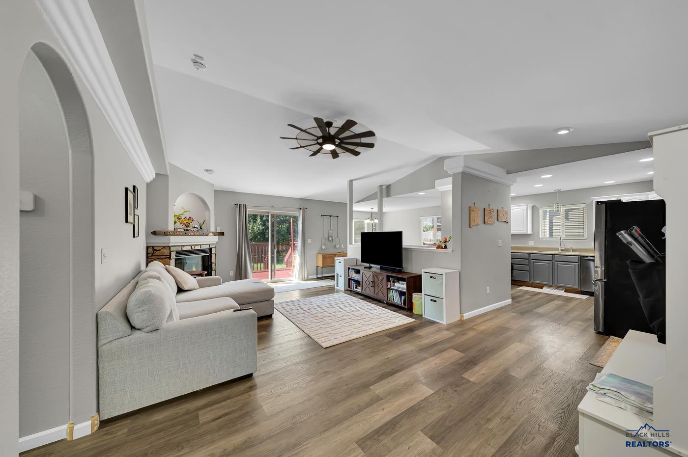 10115 LARAMIE LN