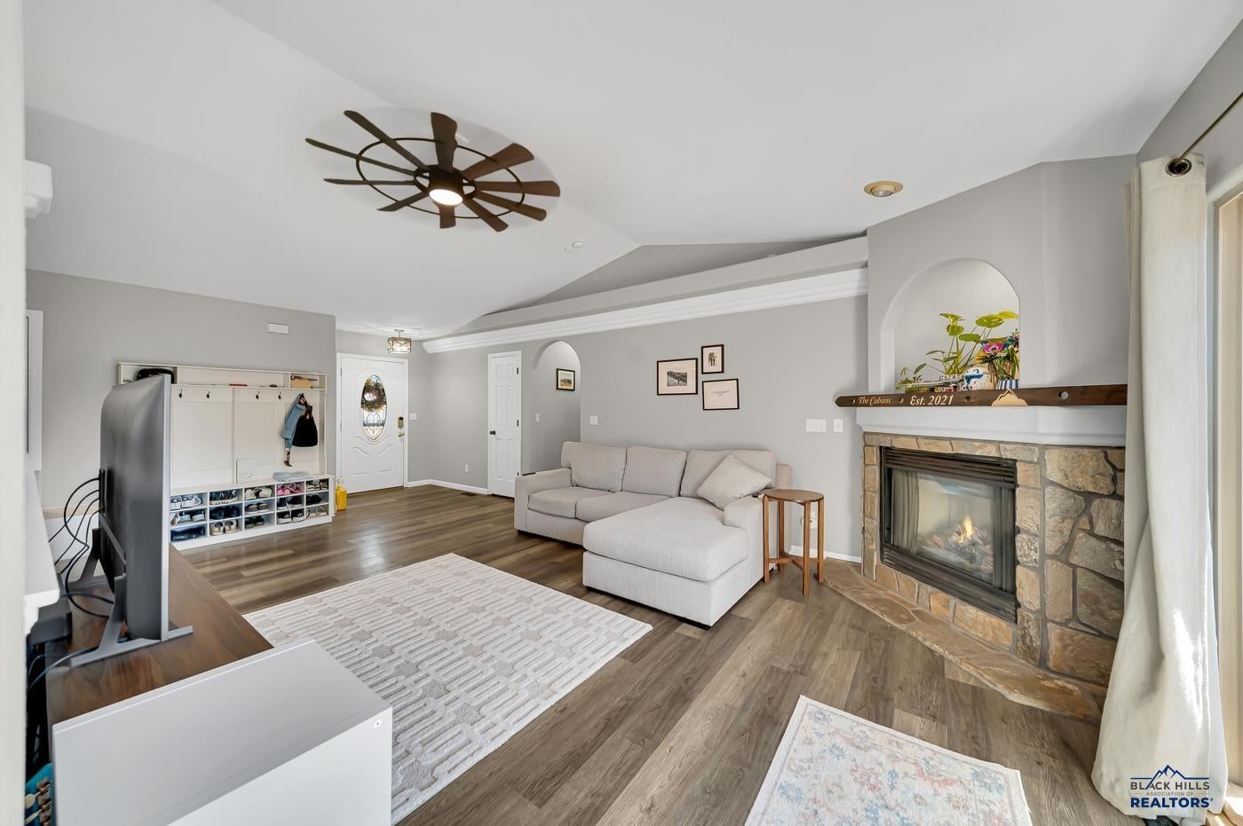 10115 LARAMIE LN