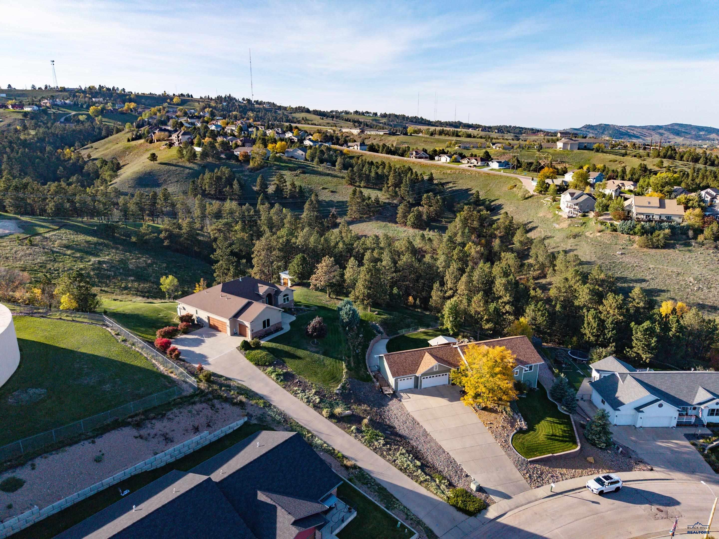 668 MIDDLE VALLEY DR