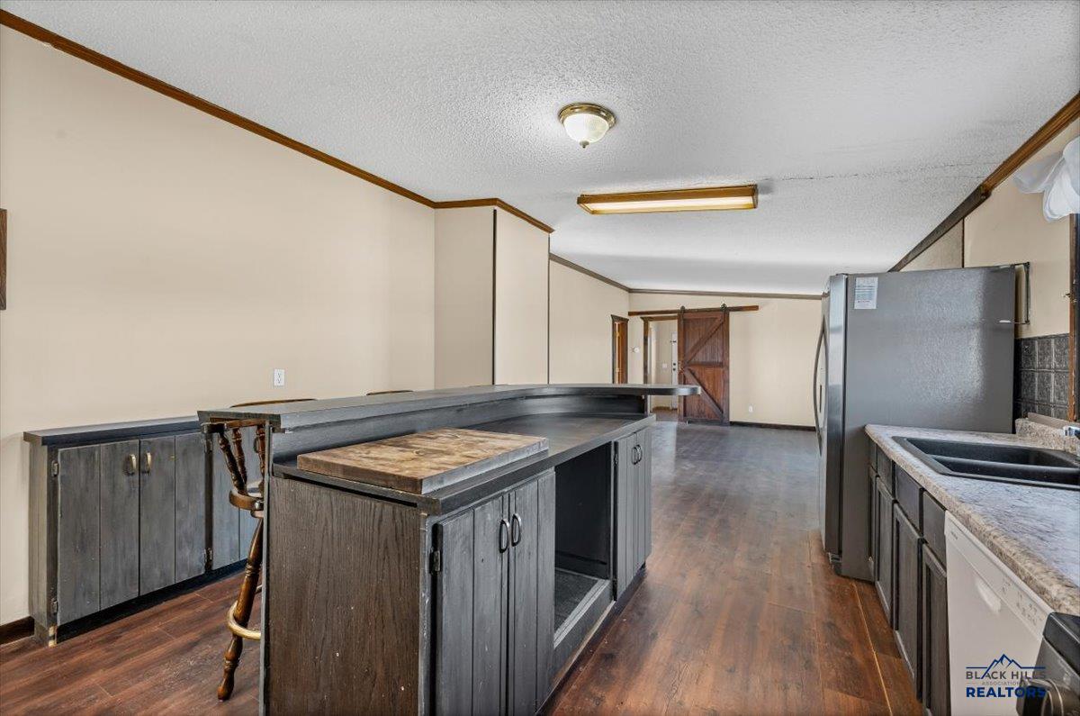 300 E MAIN ST