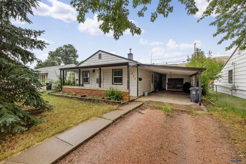 424 ROBBINS DR Rapid City SD 57701