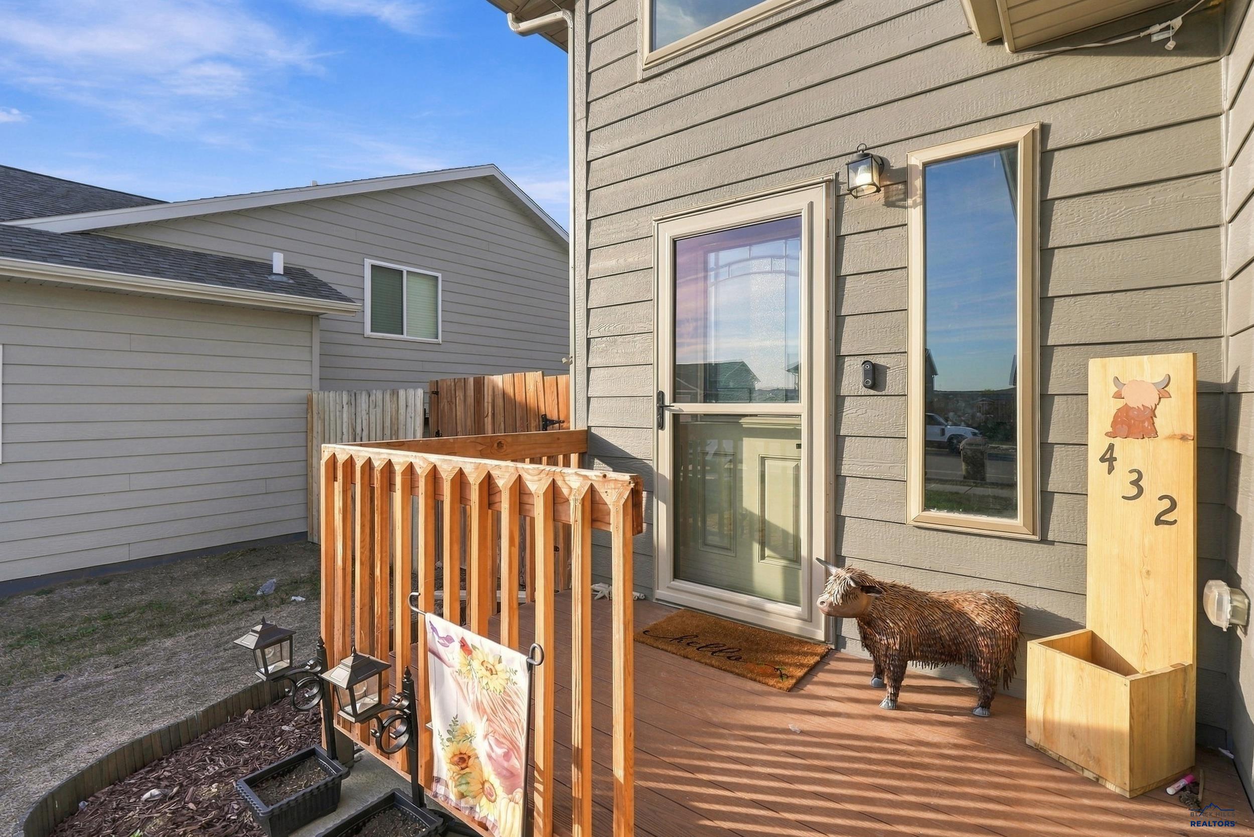 432 YELNER DR