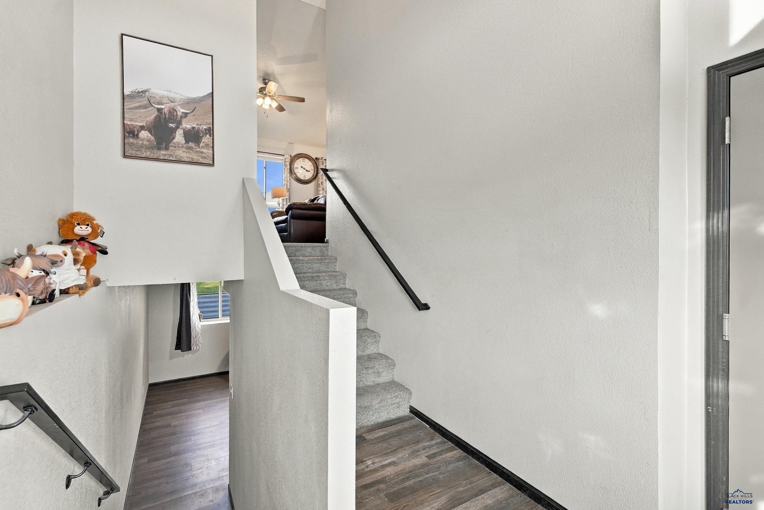 432 YELNER DR