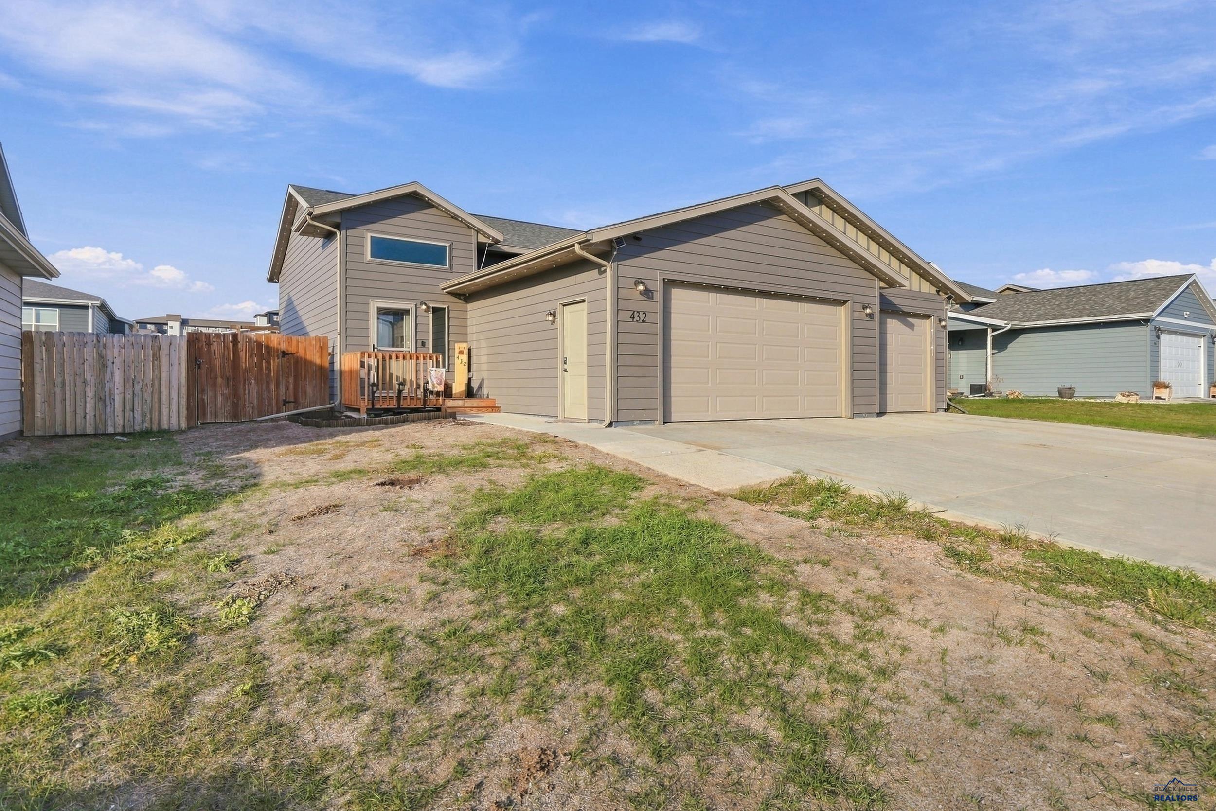 432 YELNER DR
