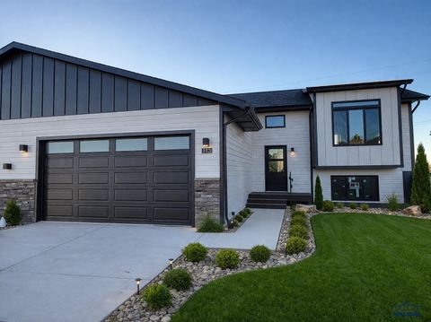 1125 PINNACLE CT Rapid City SD 57701