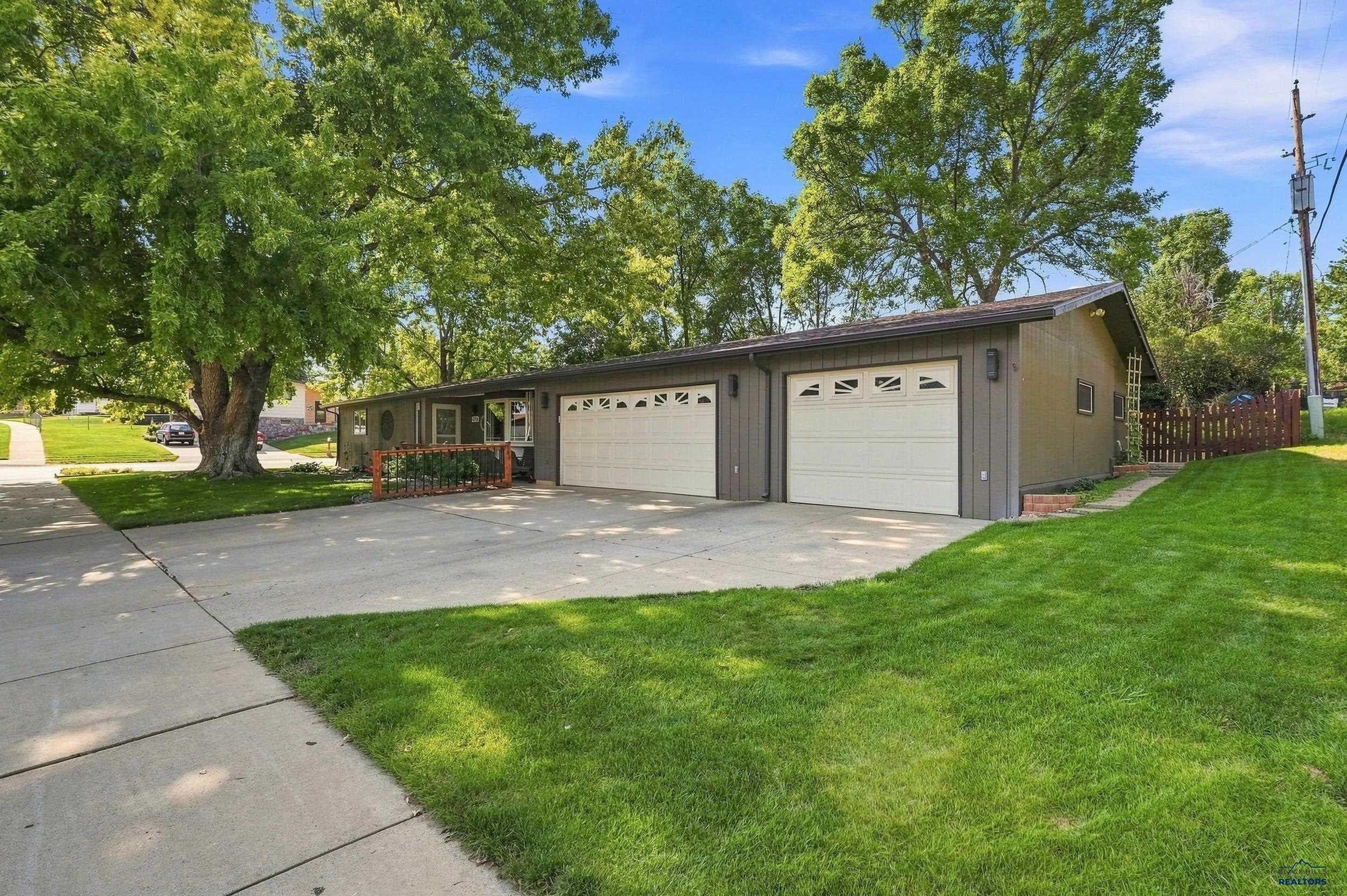 1513 MINUTEMAN DR