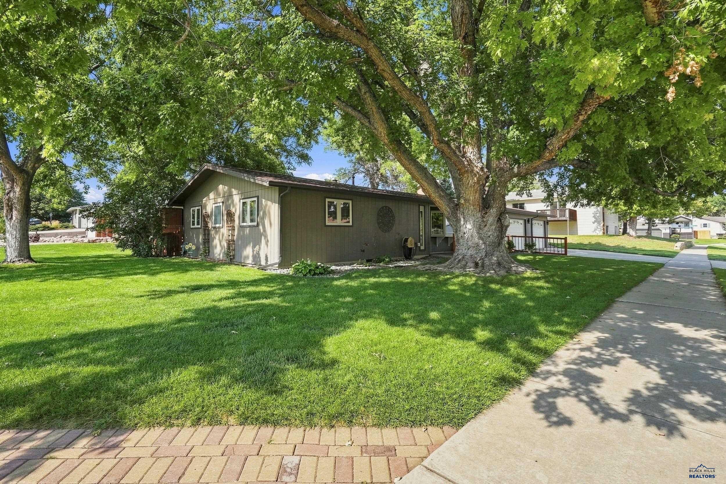 1513 MINUTEMAN DR