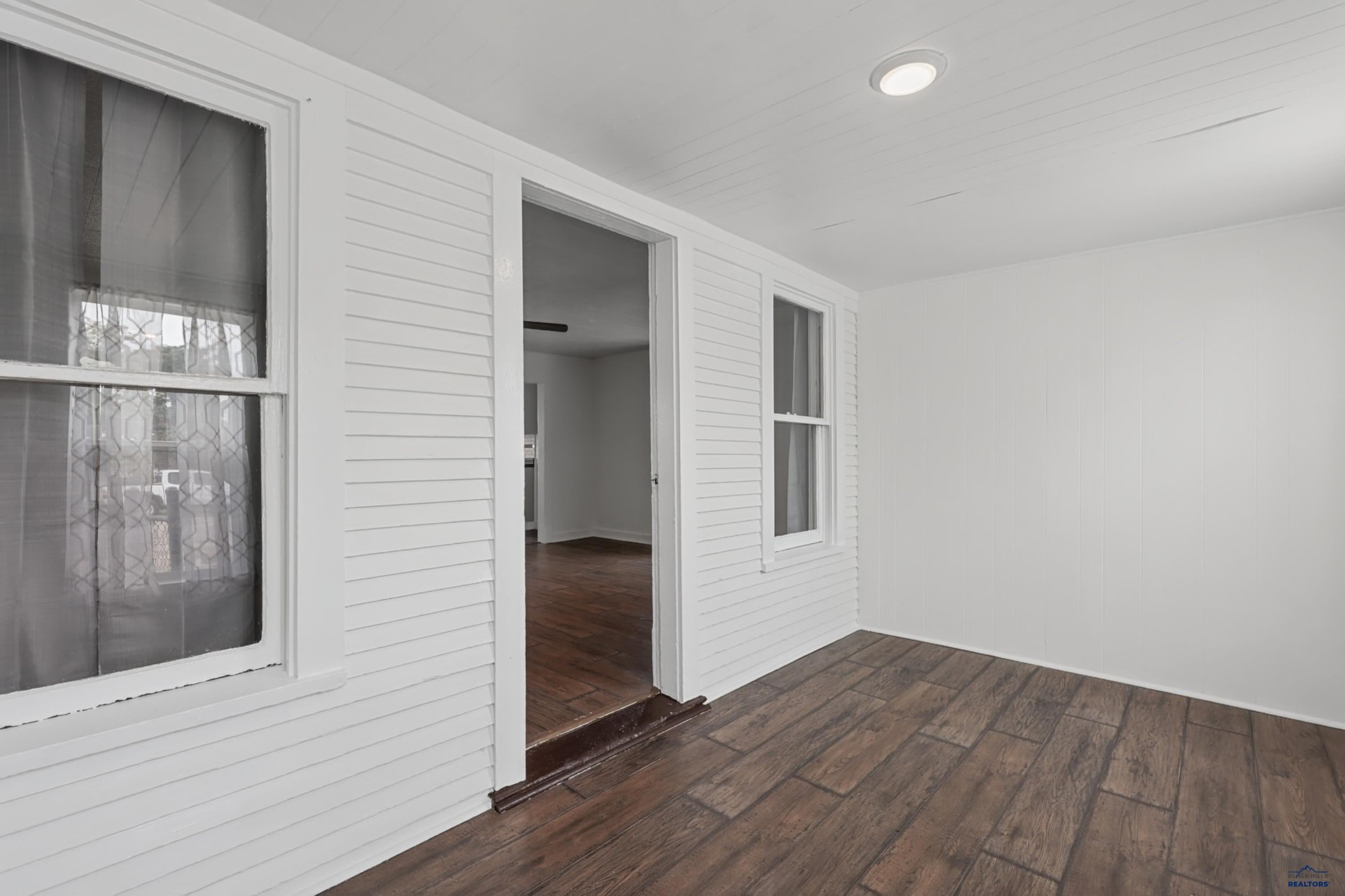 121 E NOWLIN