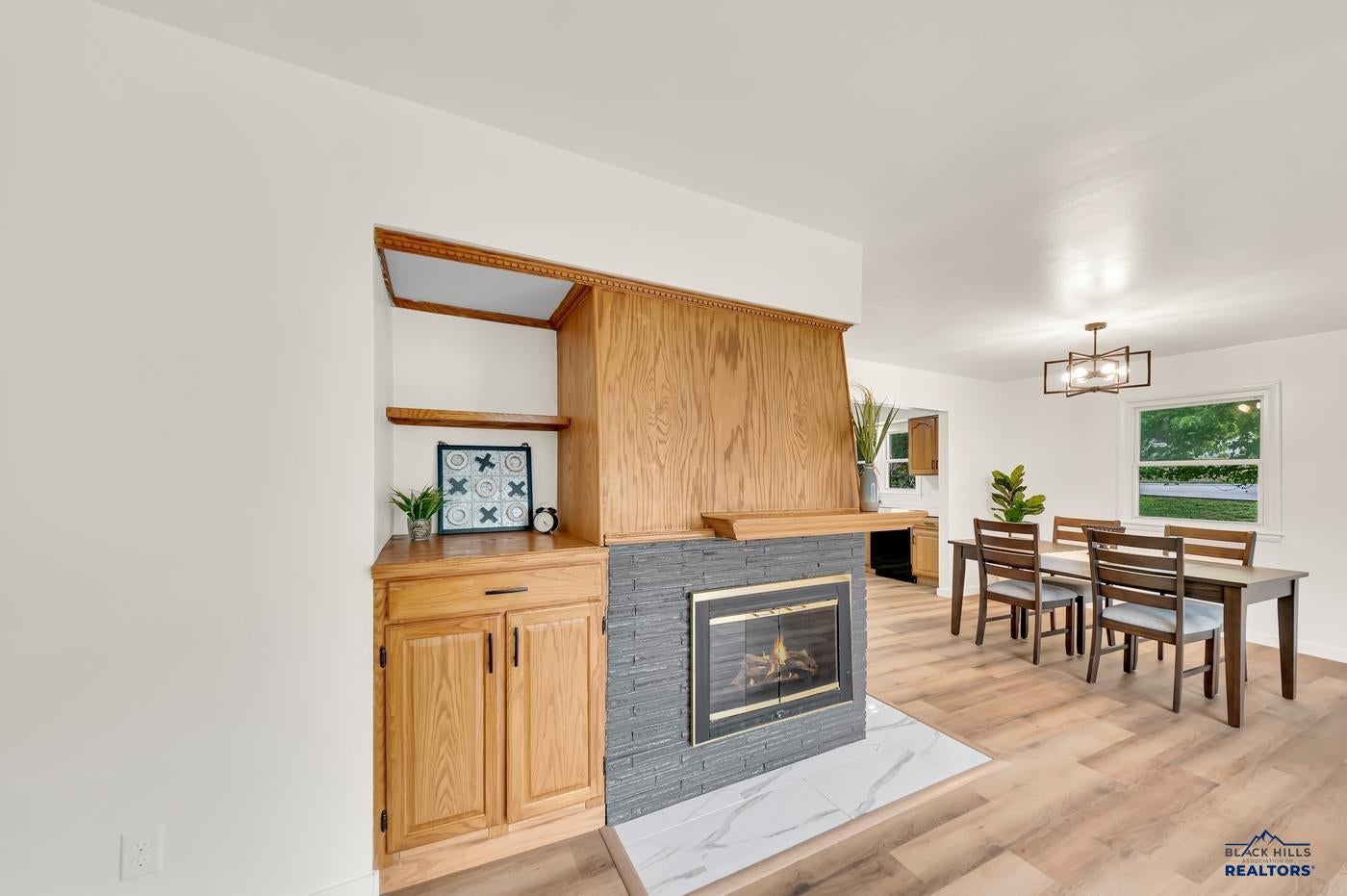 203 E OAKLAND