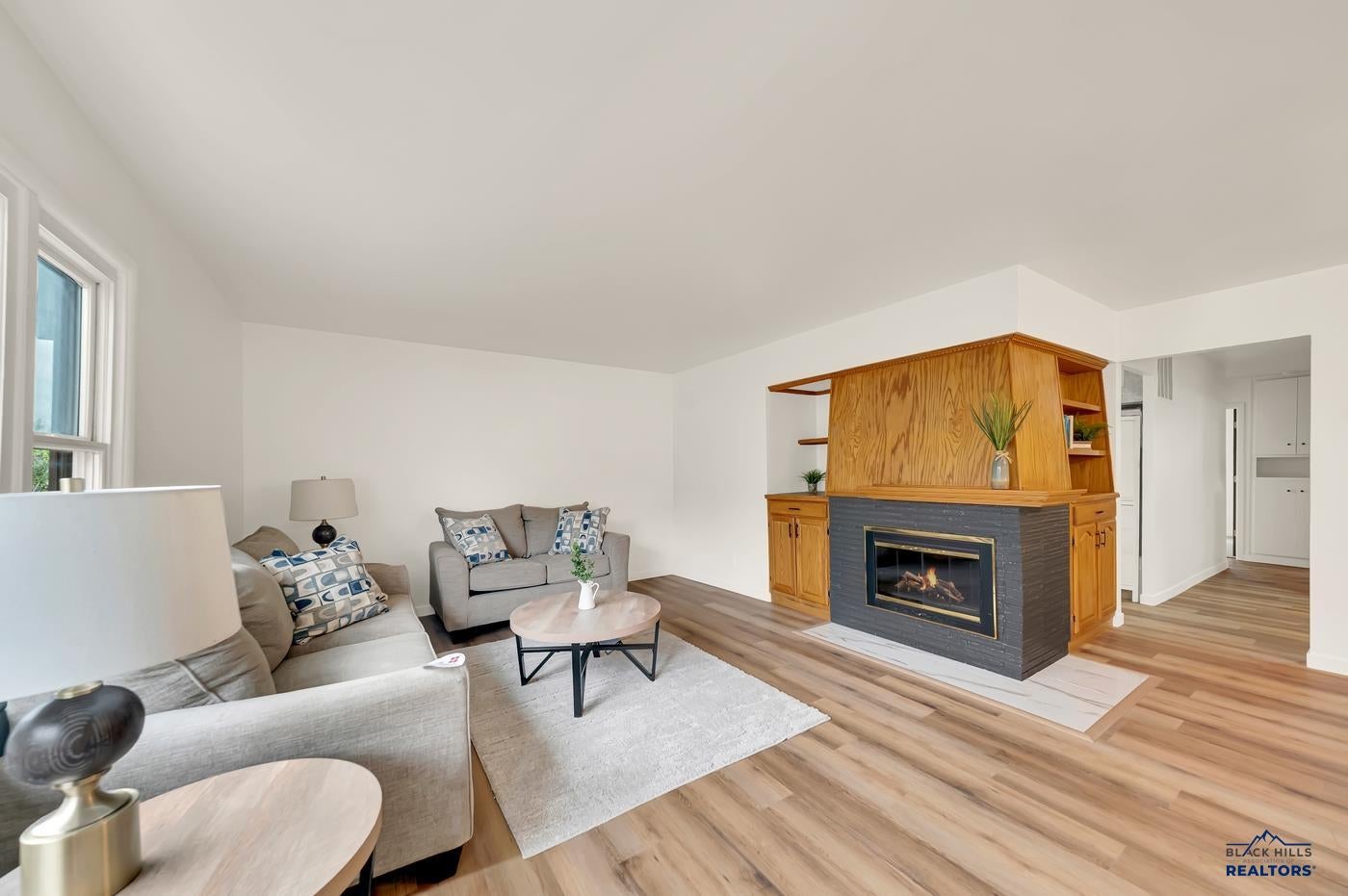 203 E OAKLAND