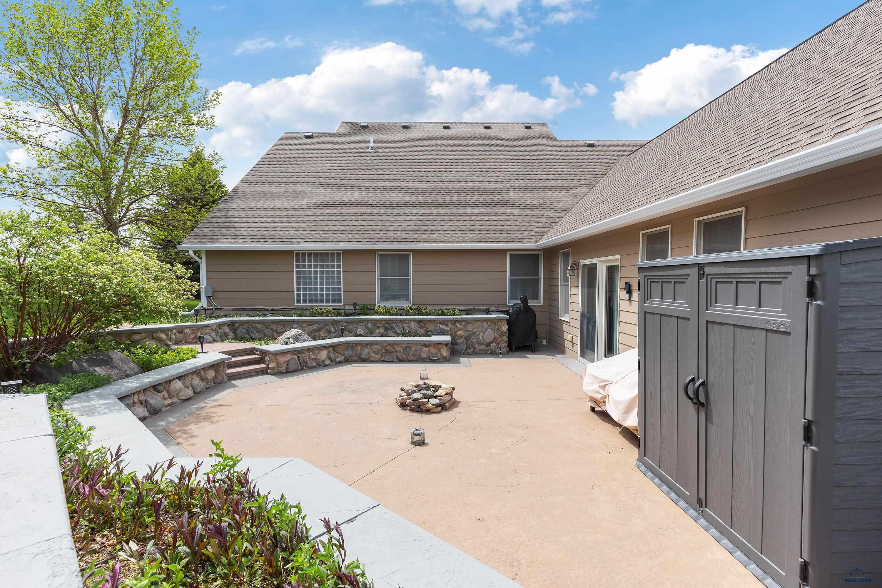 7725 COUNTRY VIEW PL