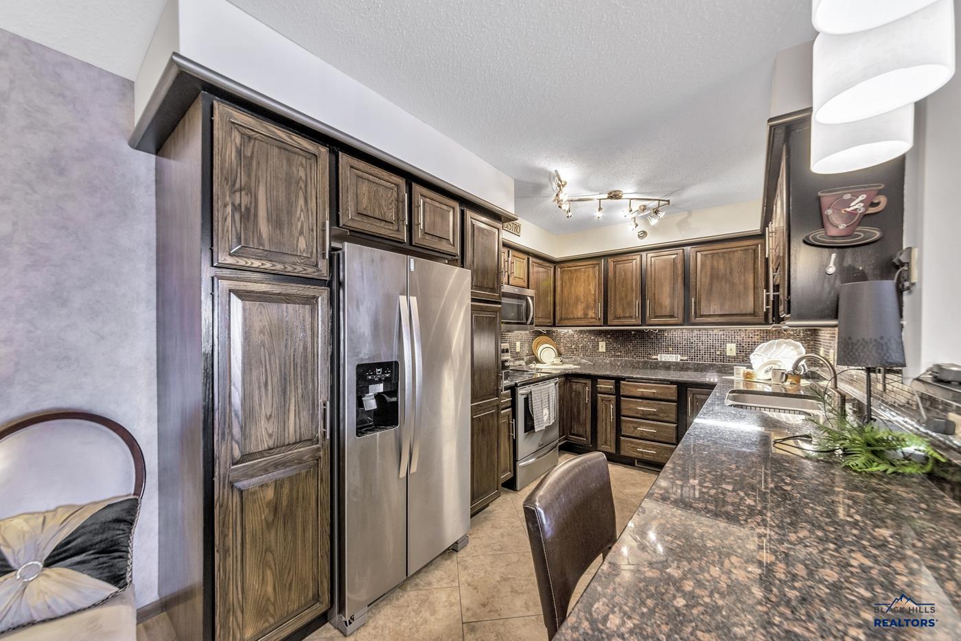 4235 FAIRWAY HILLS DR