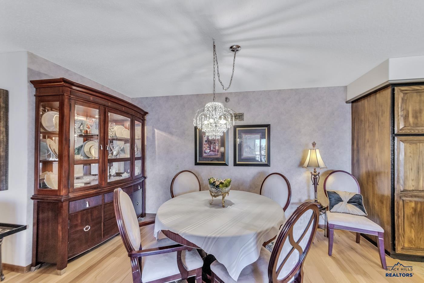 4235 FAIRWAY HILLS DR