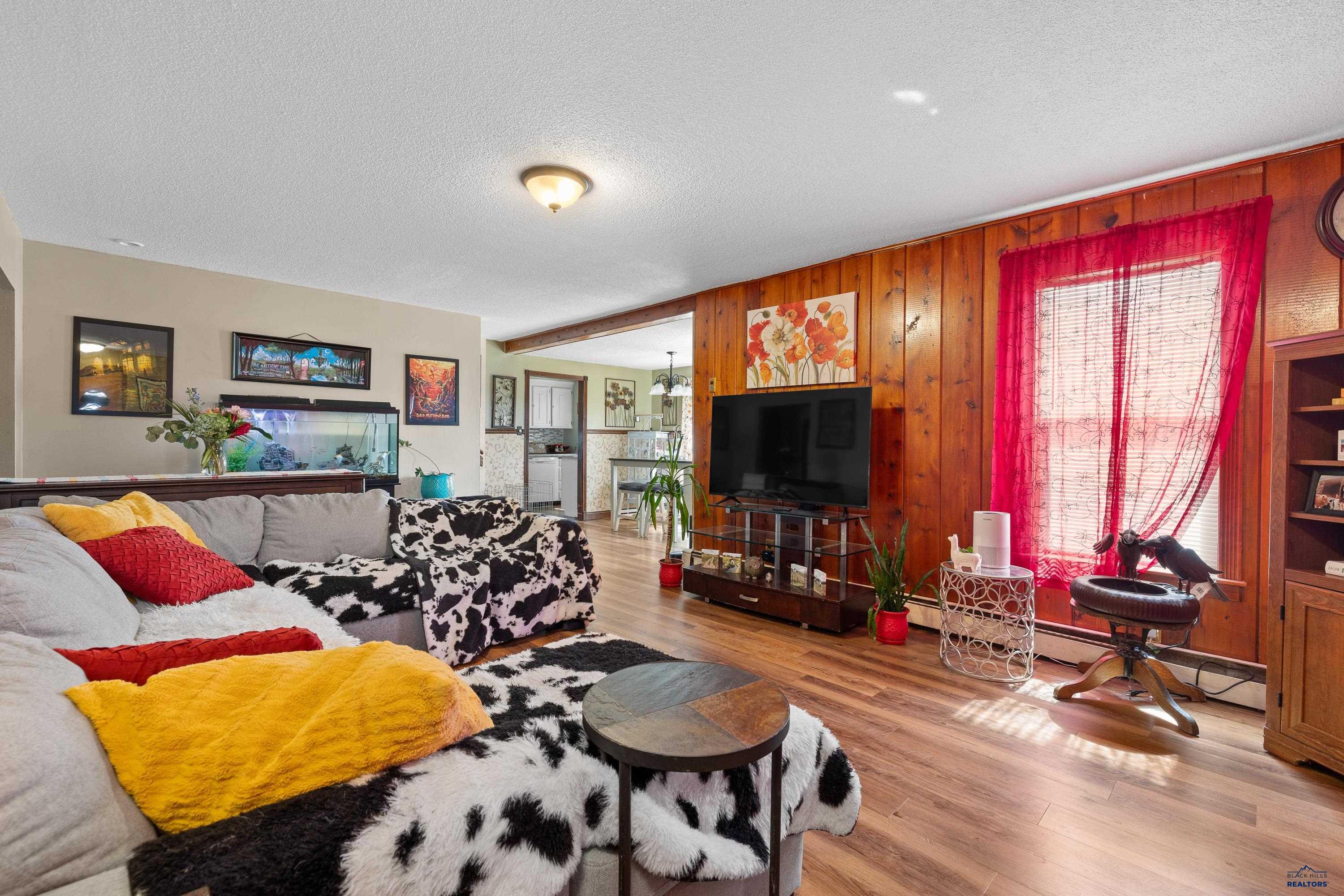 300 WILLOW DR
