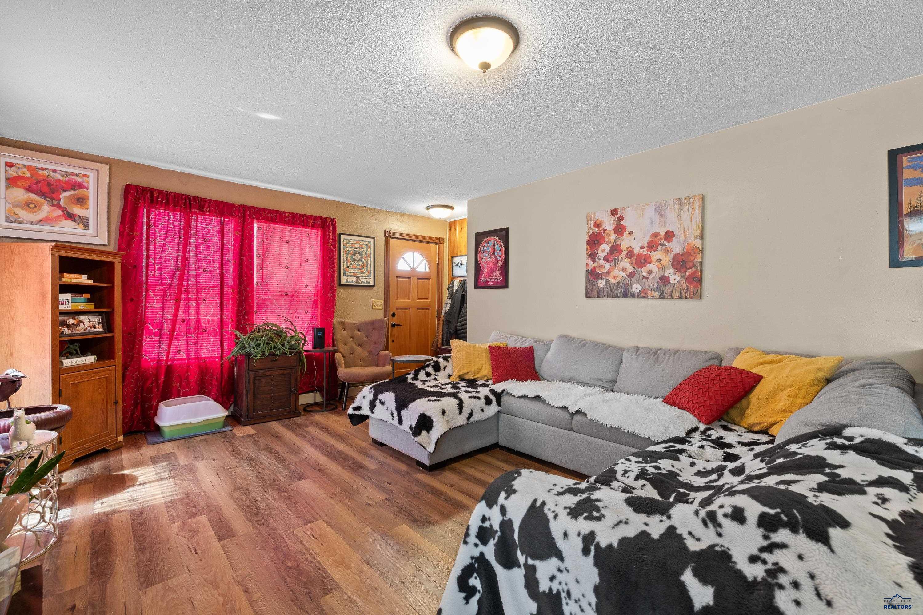 300 WILLOW DR