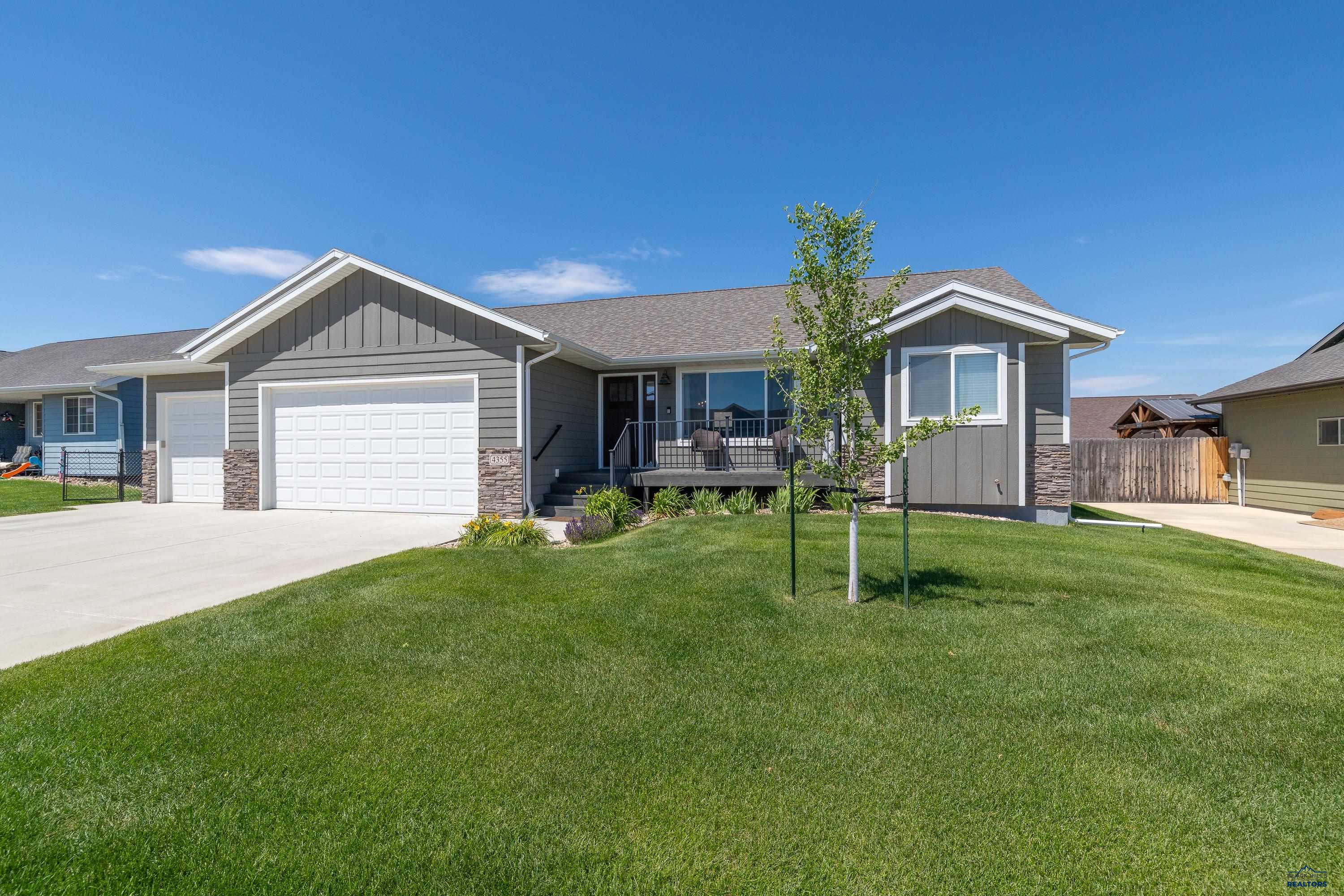 Photo 1 of 30 — 4355 VINECLIFF DR, Rapid City, SD 57703