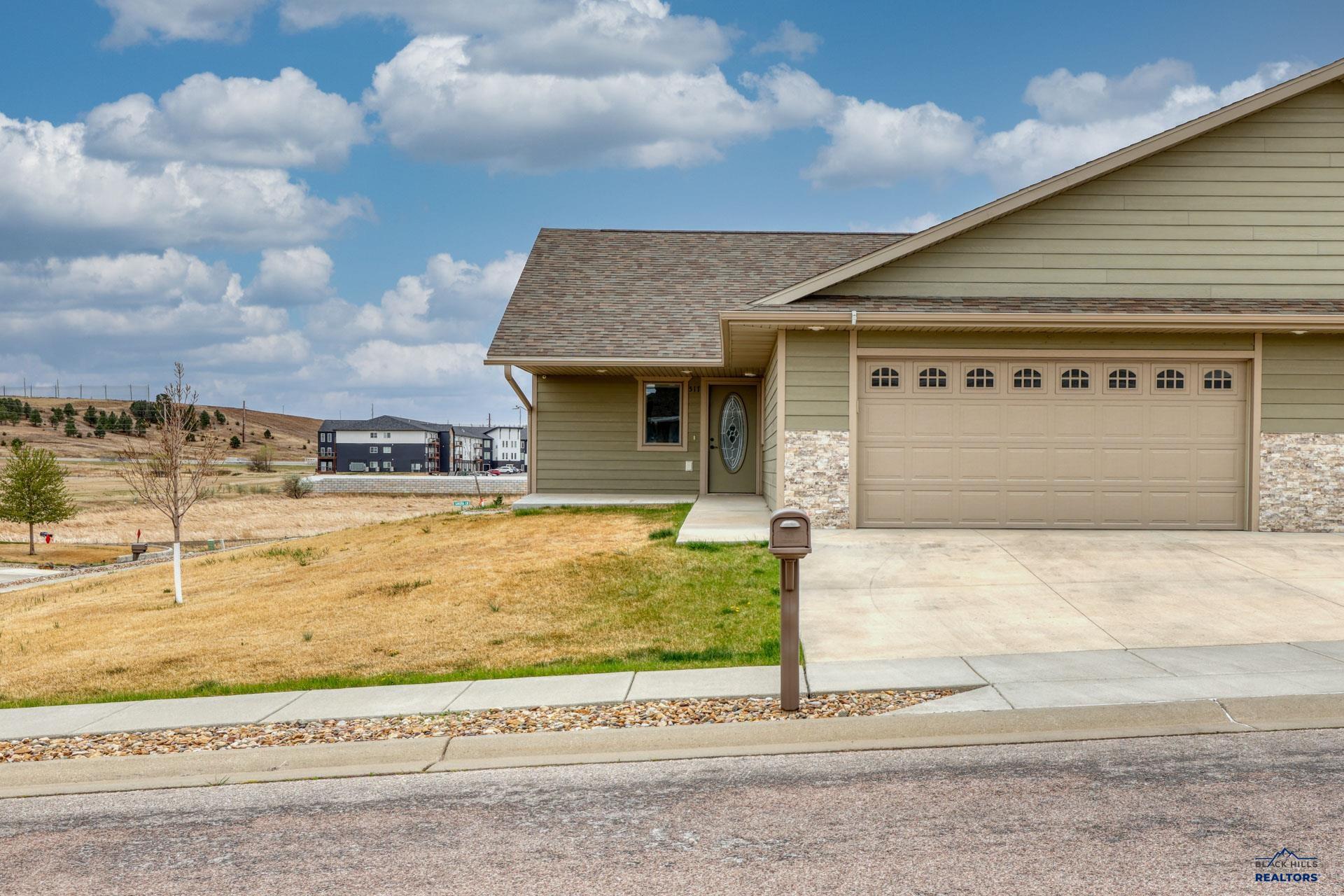 517 SAPPHIRE LN