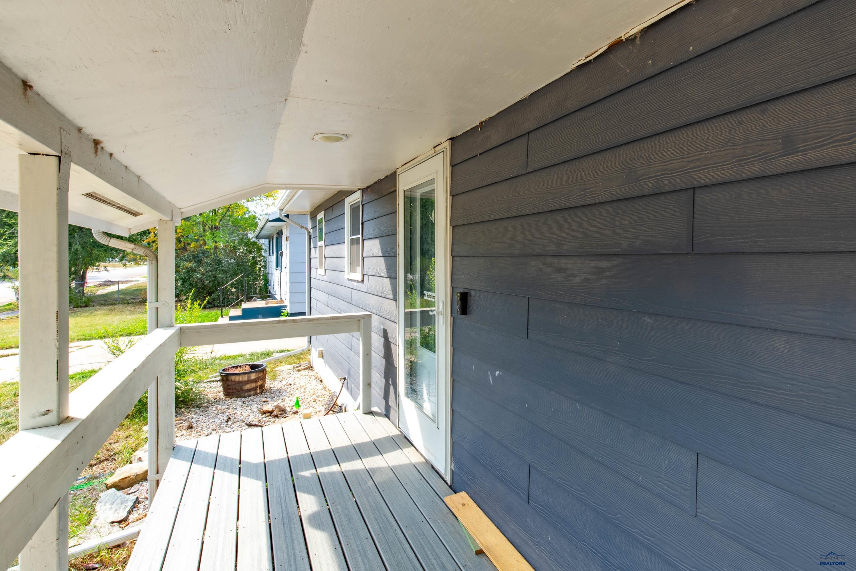 214 E ST ANNE
