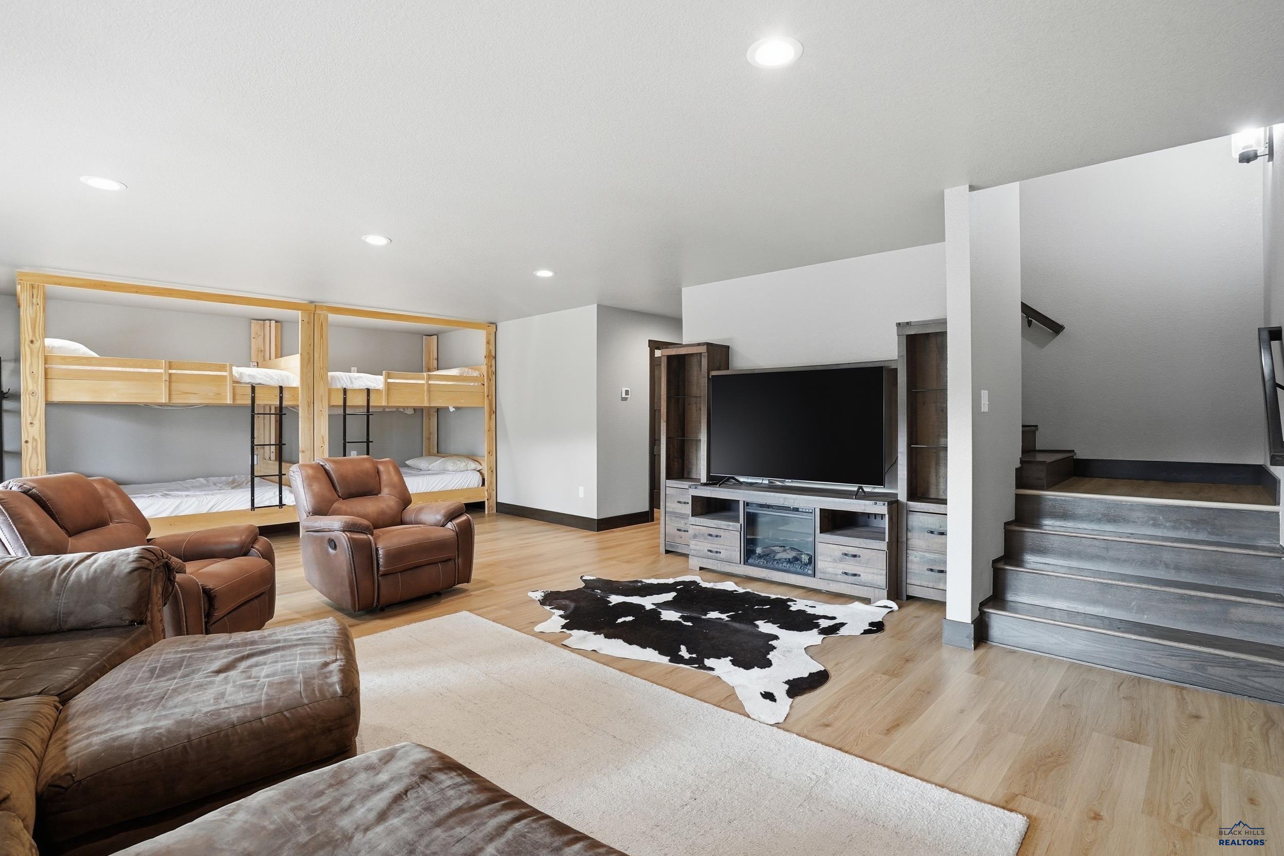 Lead, South Dakota, 57754, United States, 5 Bedrooms Bedrooms, ,6 BathroomsBathrooms,Residential,Active,2019144