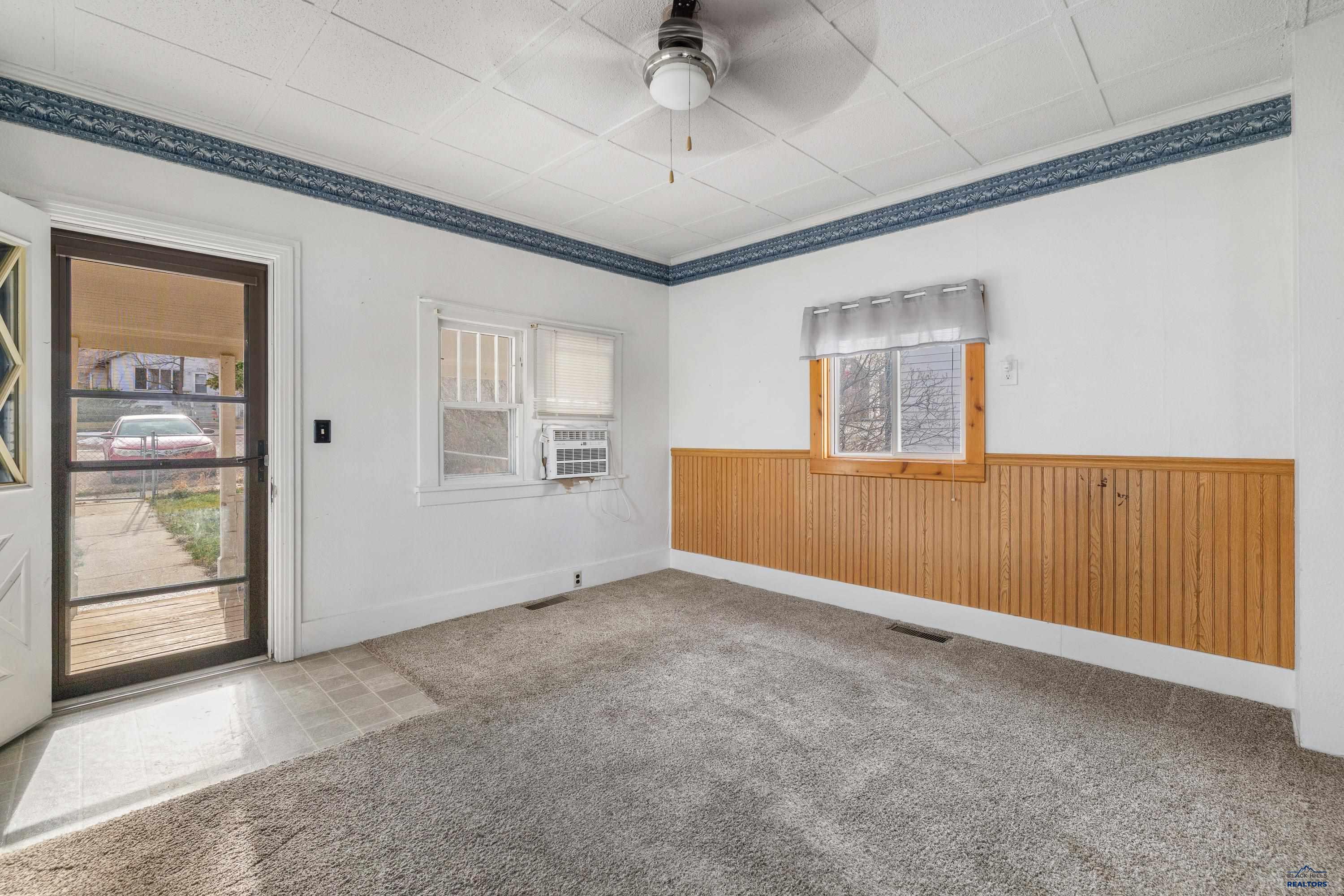 1214 COLUMBUS