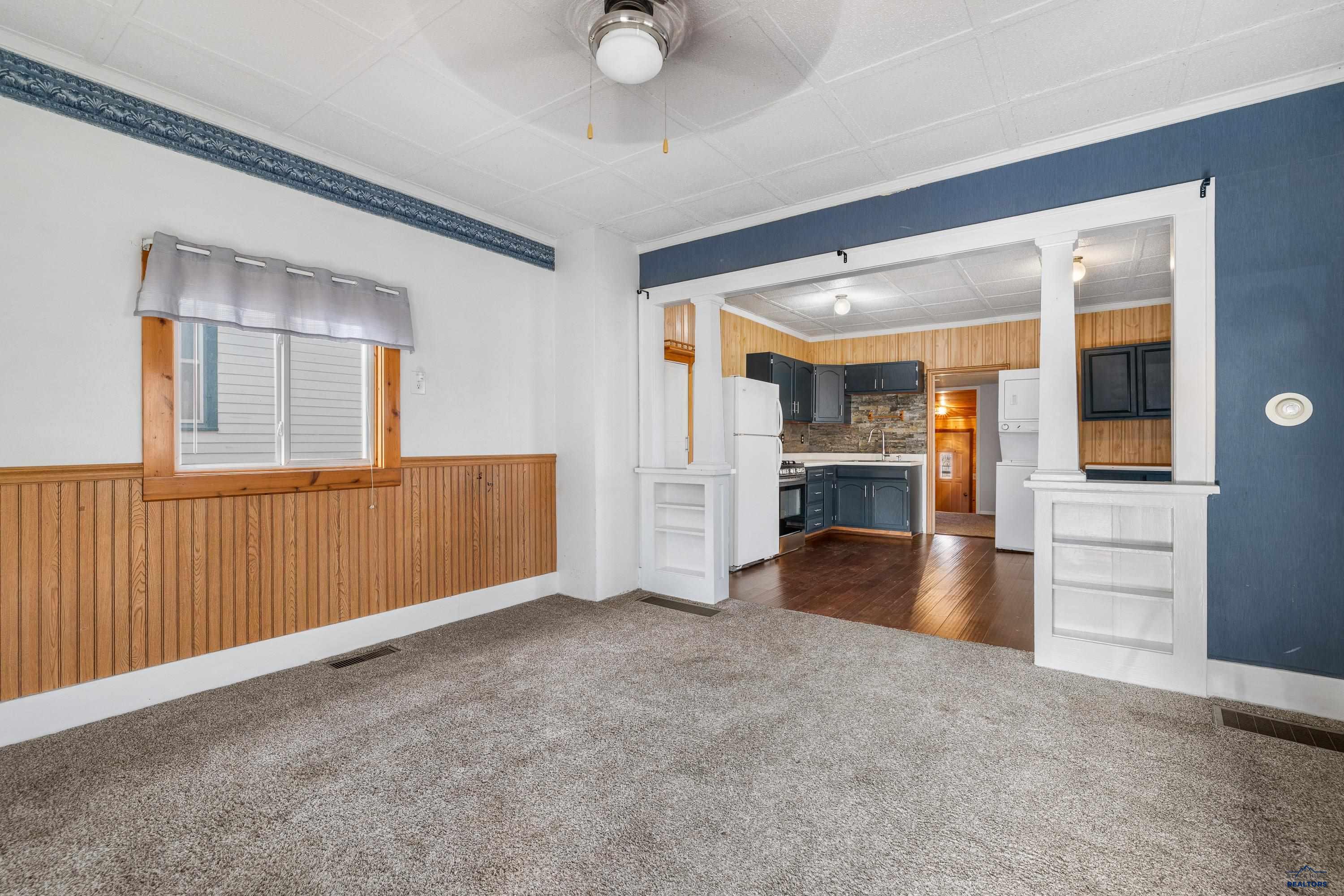 1214 COLUMBUS