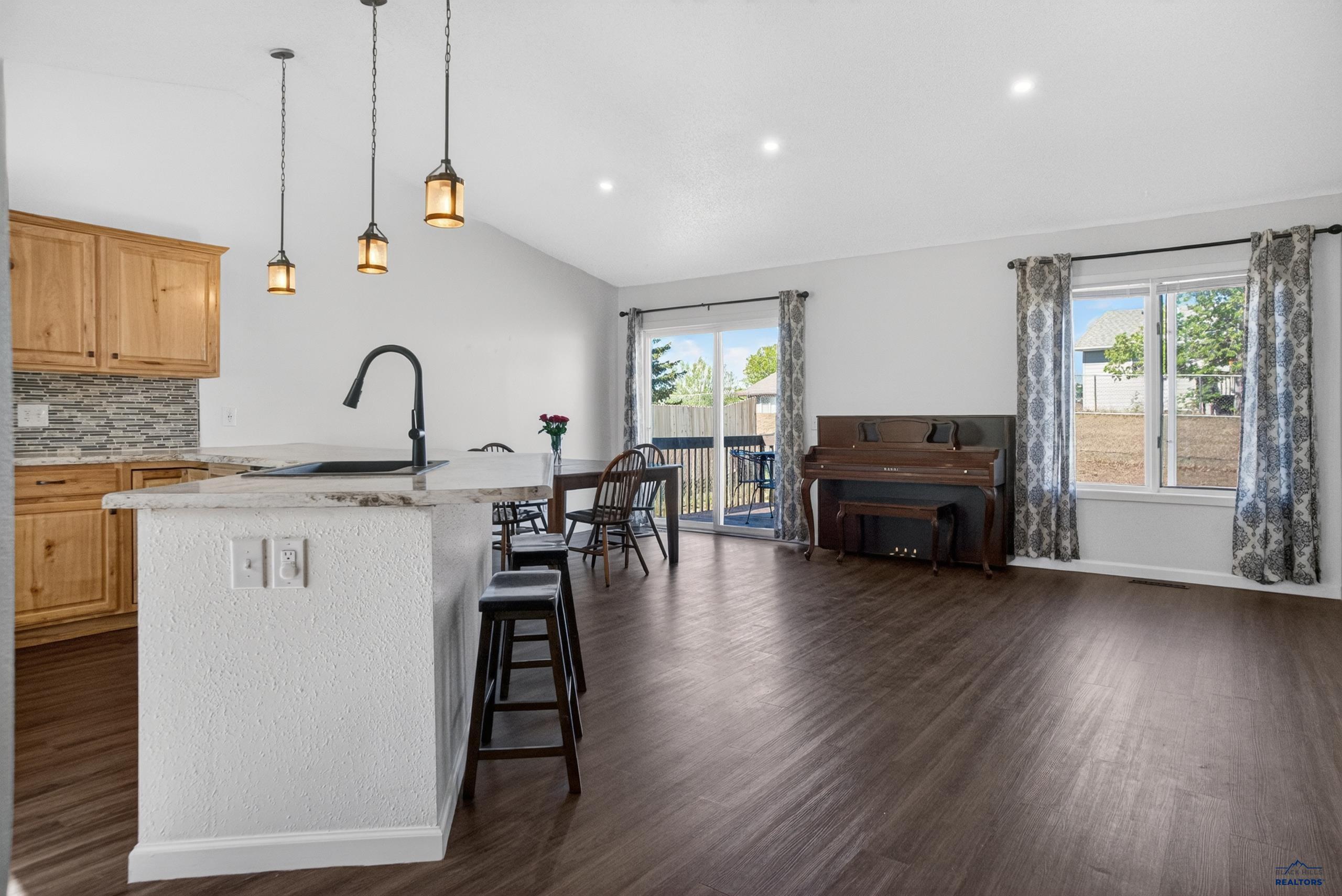 1117 RANGE VIEW CIR