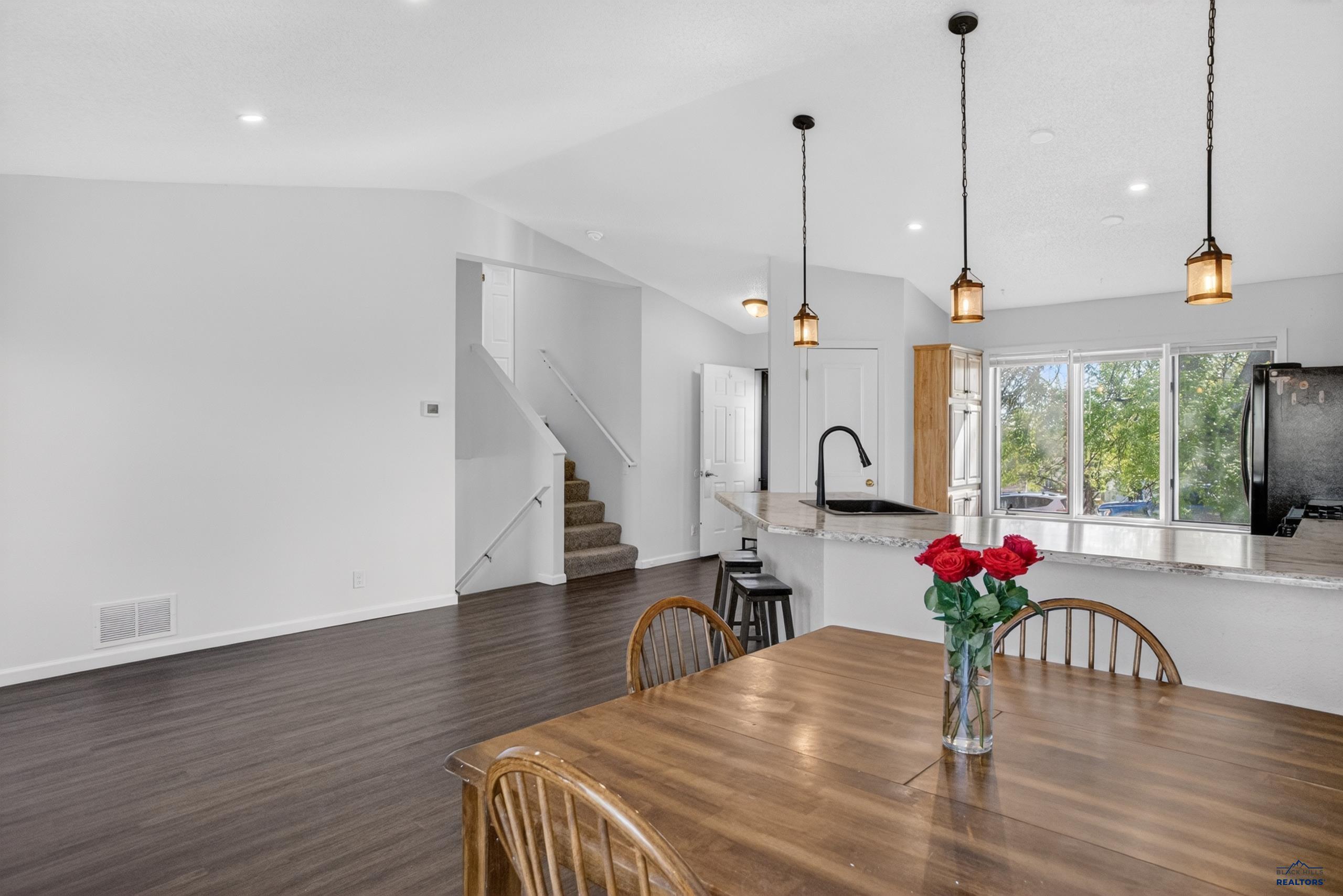 1117 RANGE VIEW CIR