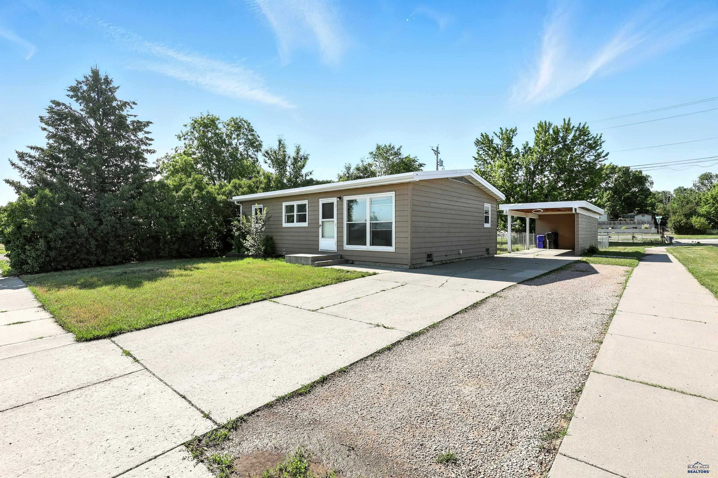 1111 E ST FRANCIS
