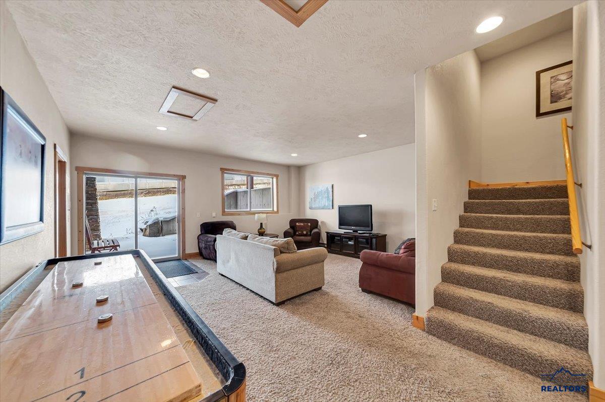 Lead, South Dakota, 57754, United States, 3 Bedrooms Bedrooms, ,4 BathroomsBathrooms,Residential,Active,2007249