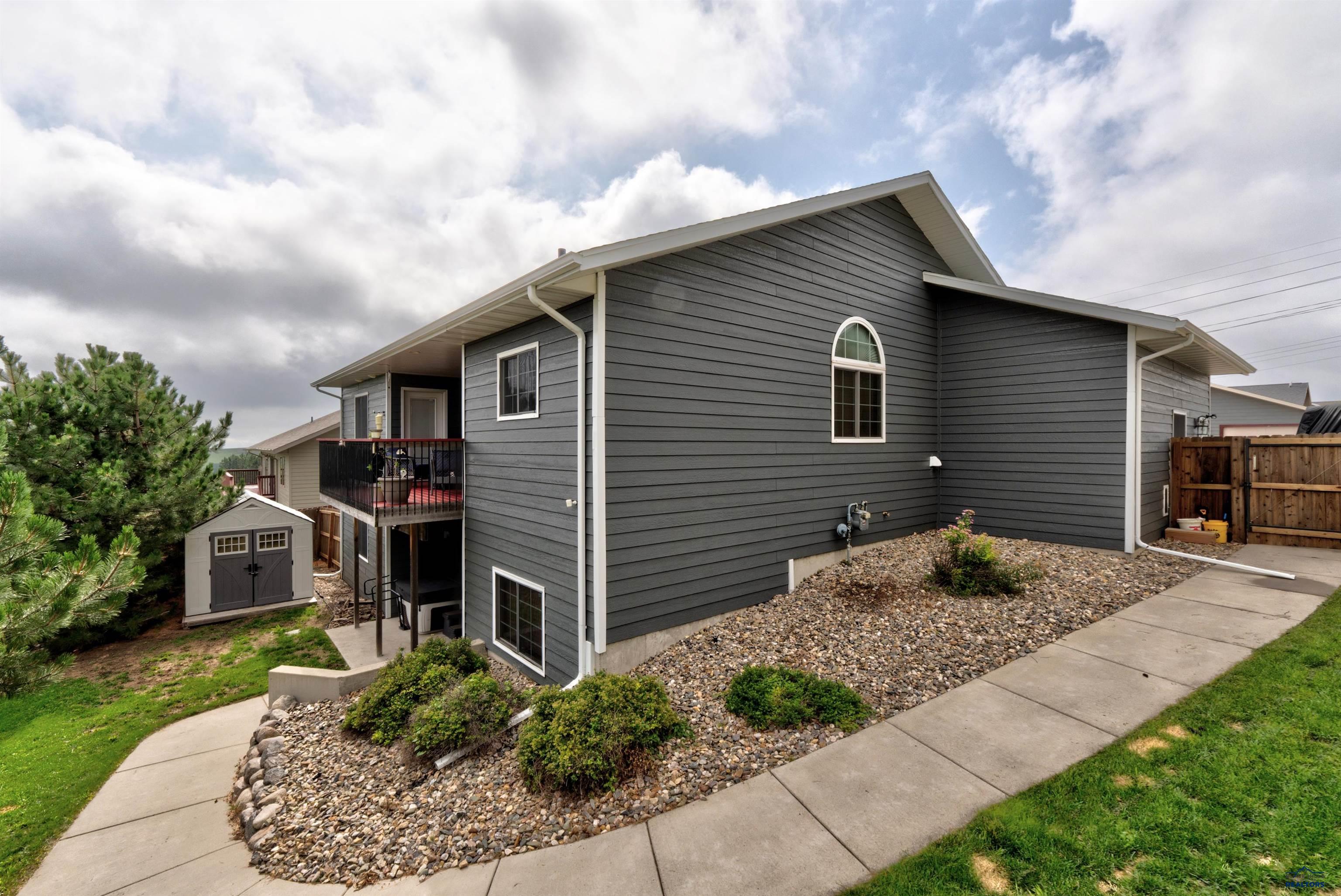 1018 GLADYS ST