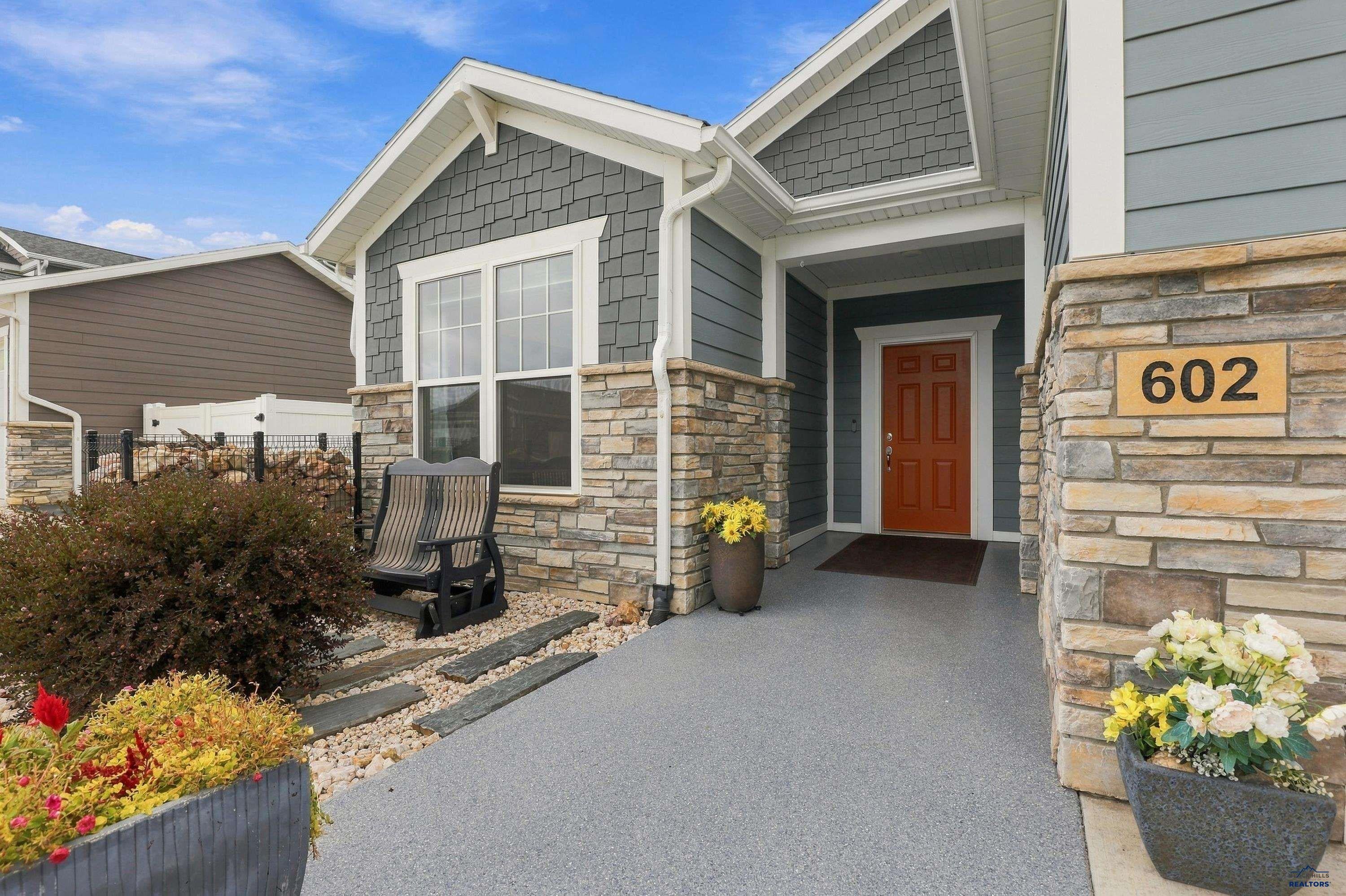 602 SOLOMON CT