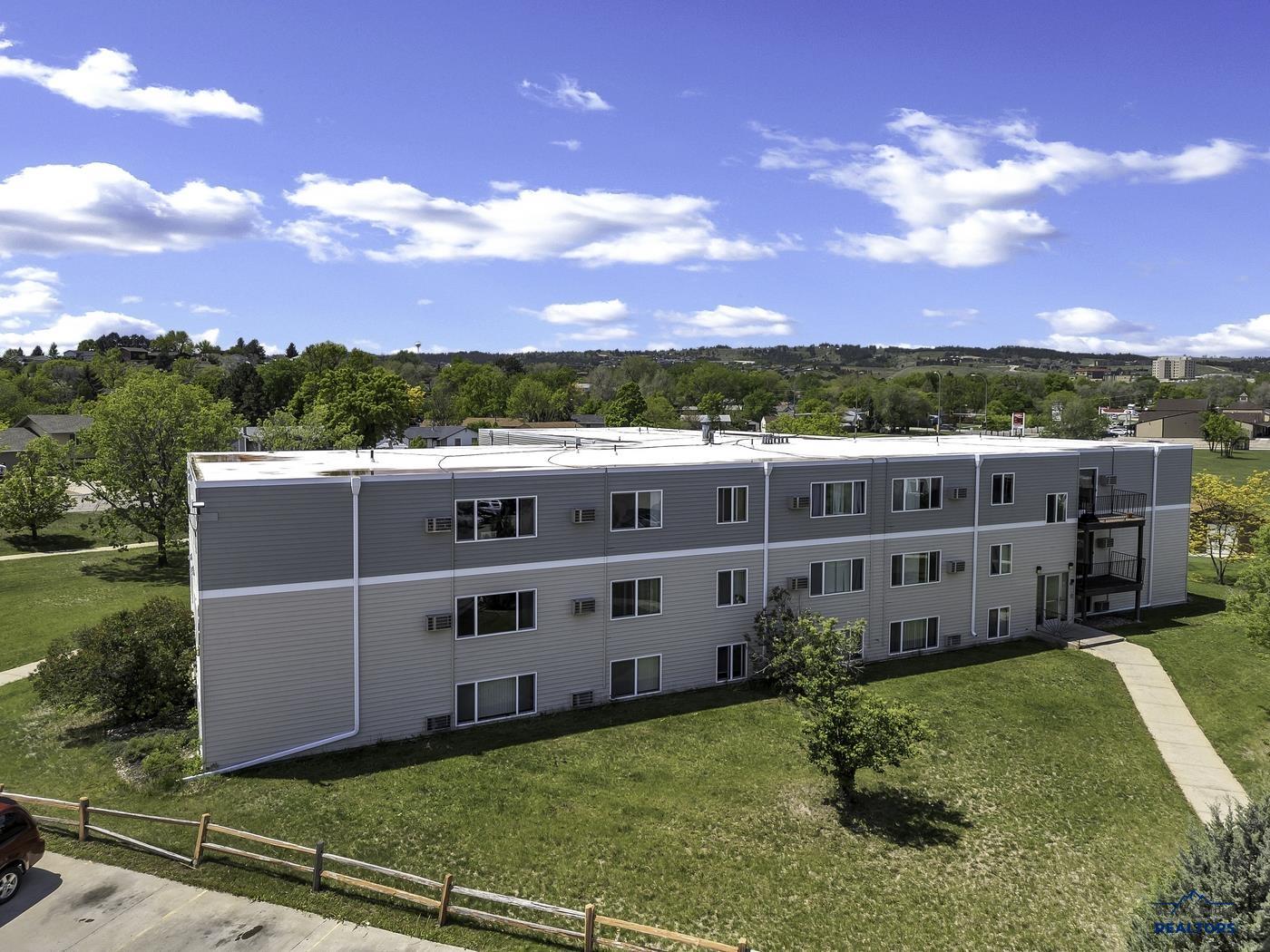 426 & 434 E FAIRMONT BLVD