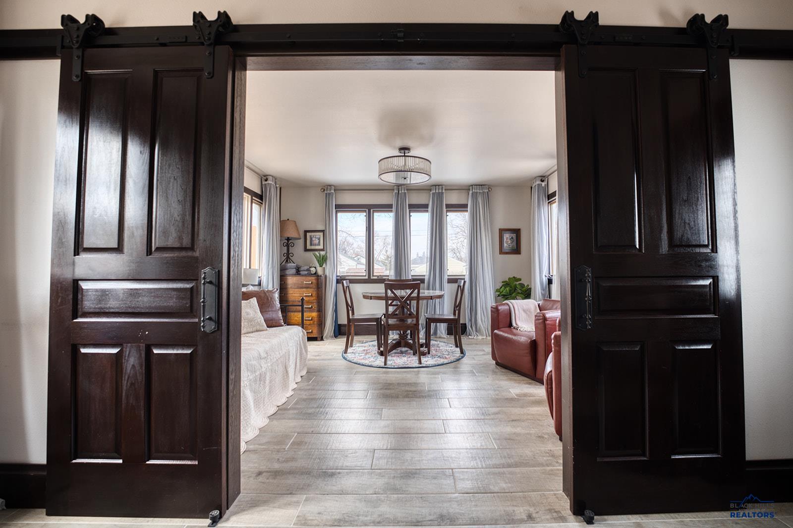 818 ST JAMES