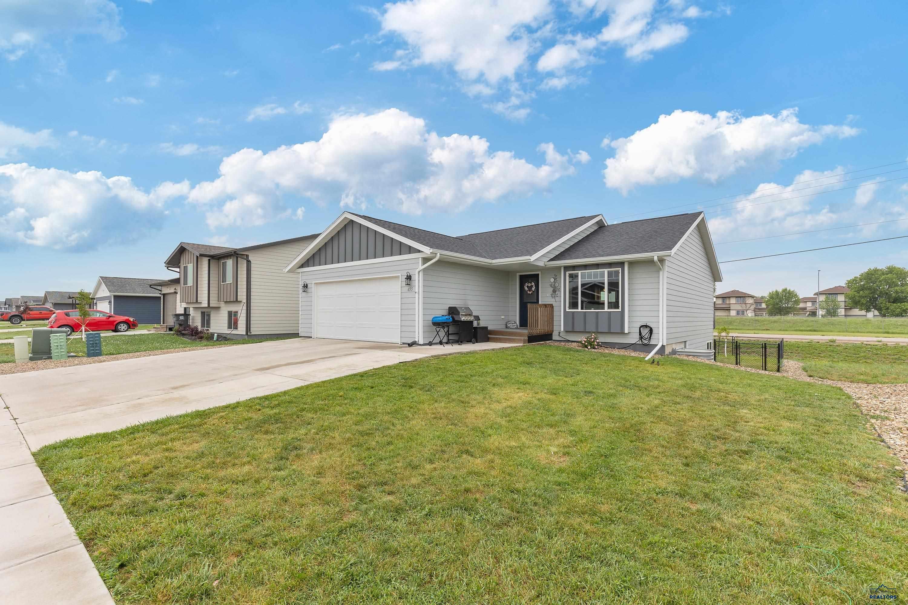 655 BOSWELL BLVD