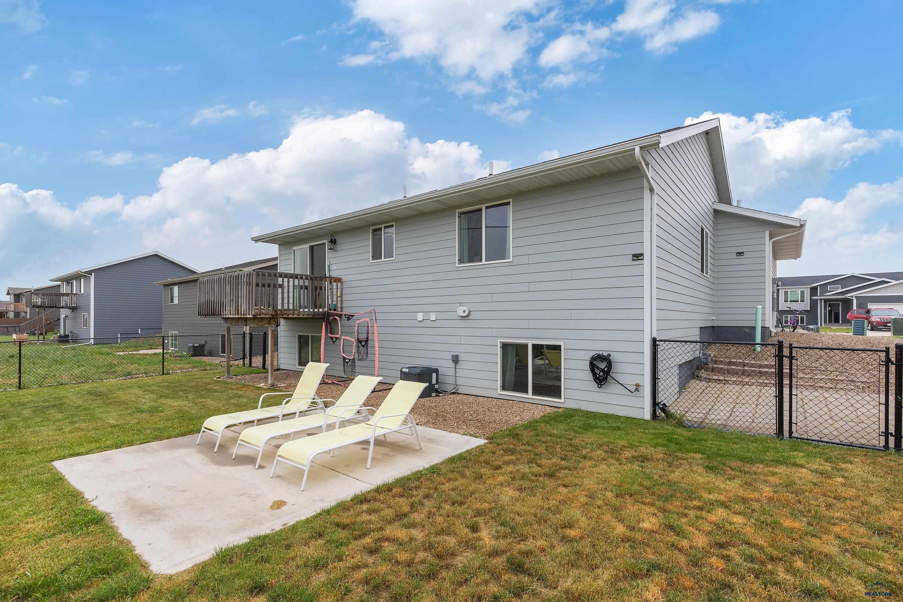 655 BOSWELL BLVD