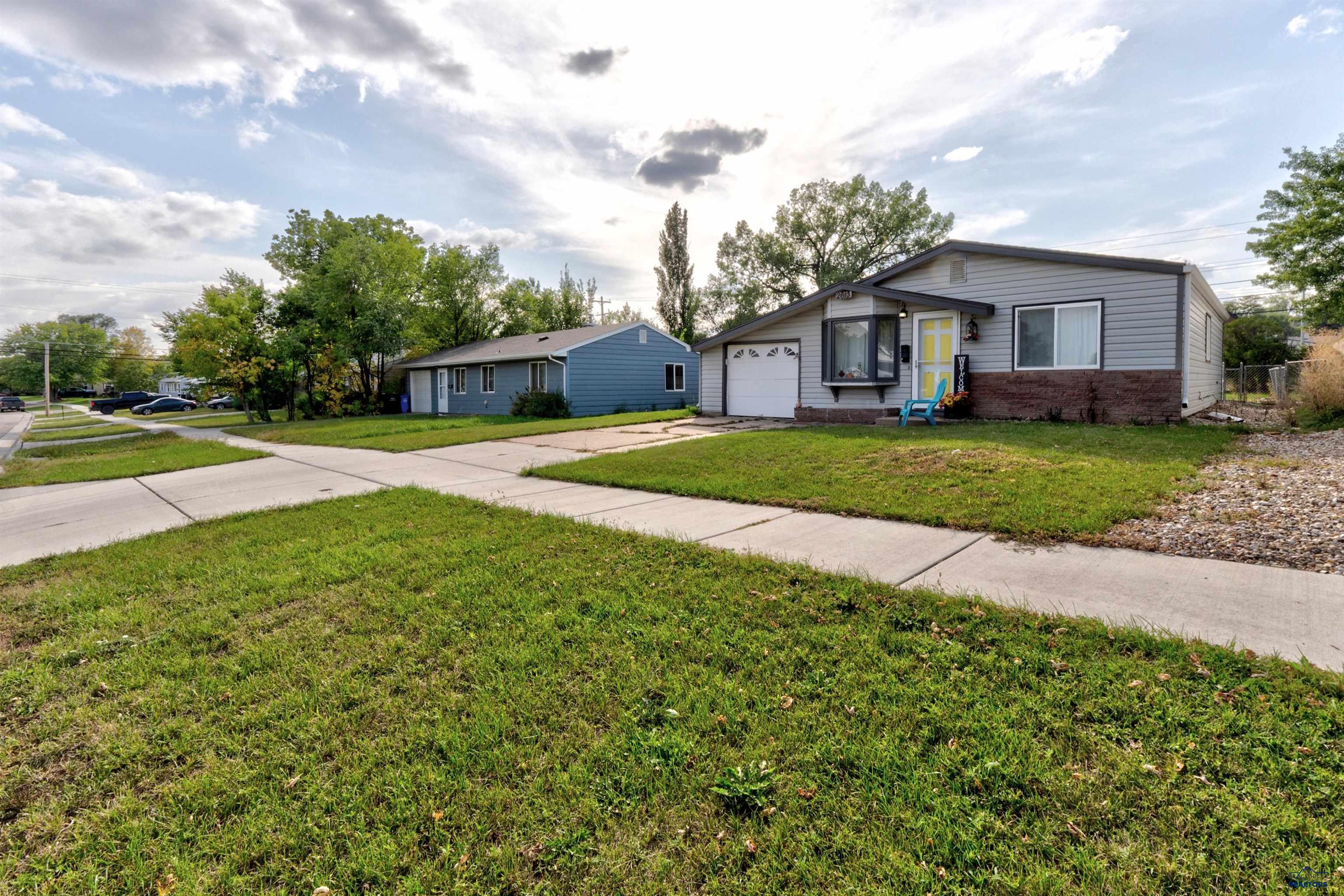 2613 WILLOW AVE