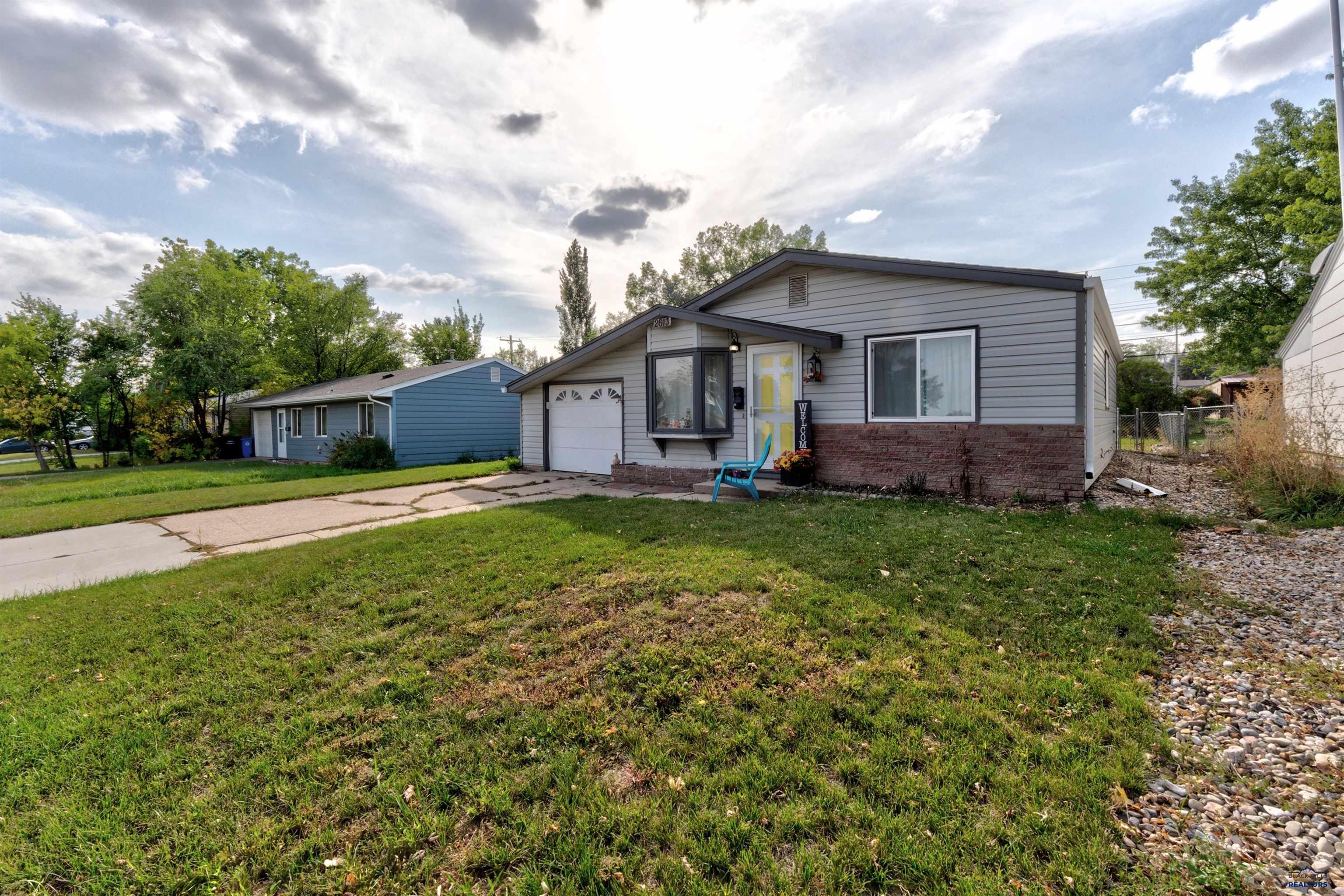 2613 WILLOW AVE